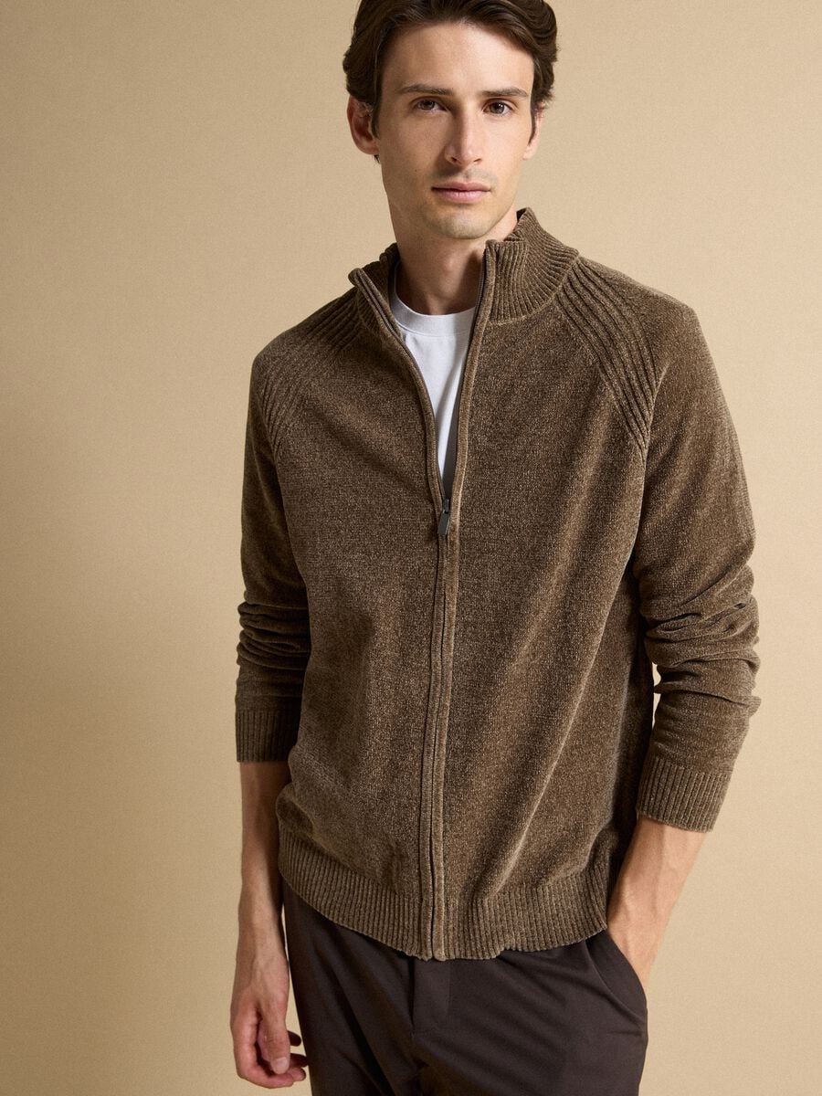 Beige full-zip cardigan with collar, regular fit_0