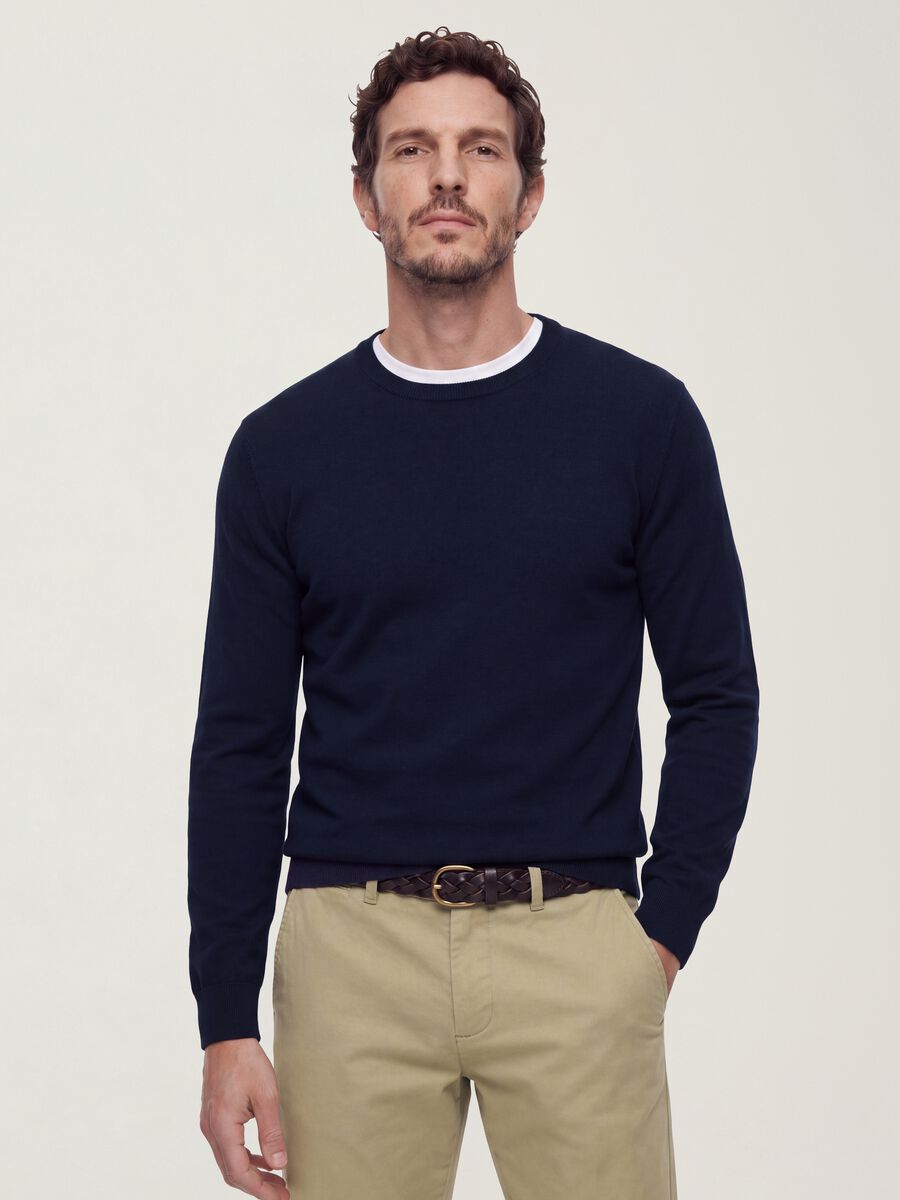 Navy crew-neck jumper in viscose blend, regular fit_0