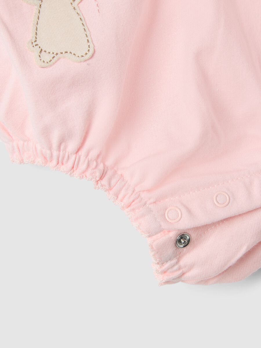 Pink baby cotton romper with snap closure and embroidery_3