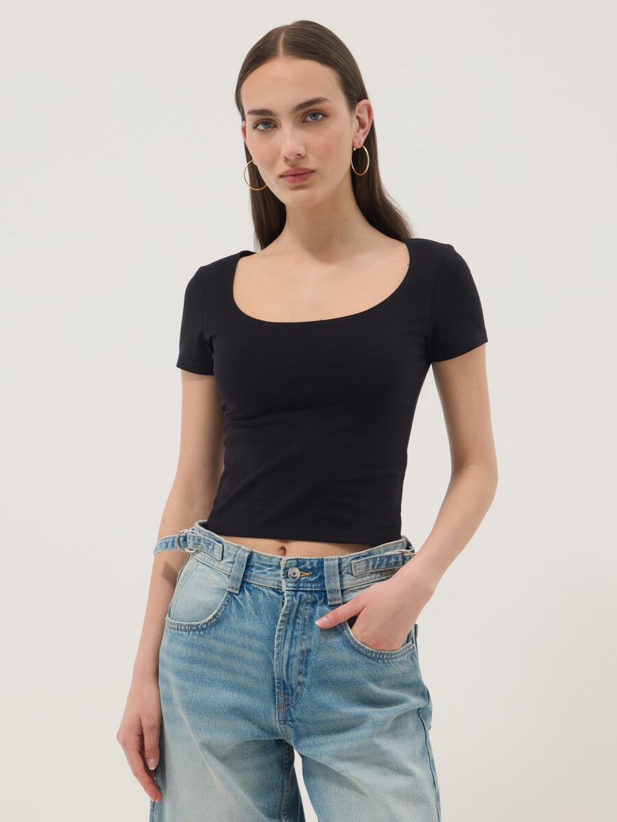 Black stretch cotton T-shirt with square neckline, regular fit_1