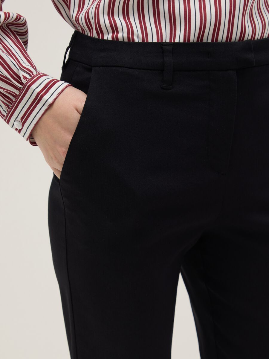 Black slim fit chino trousers_3