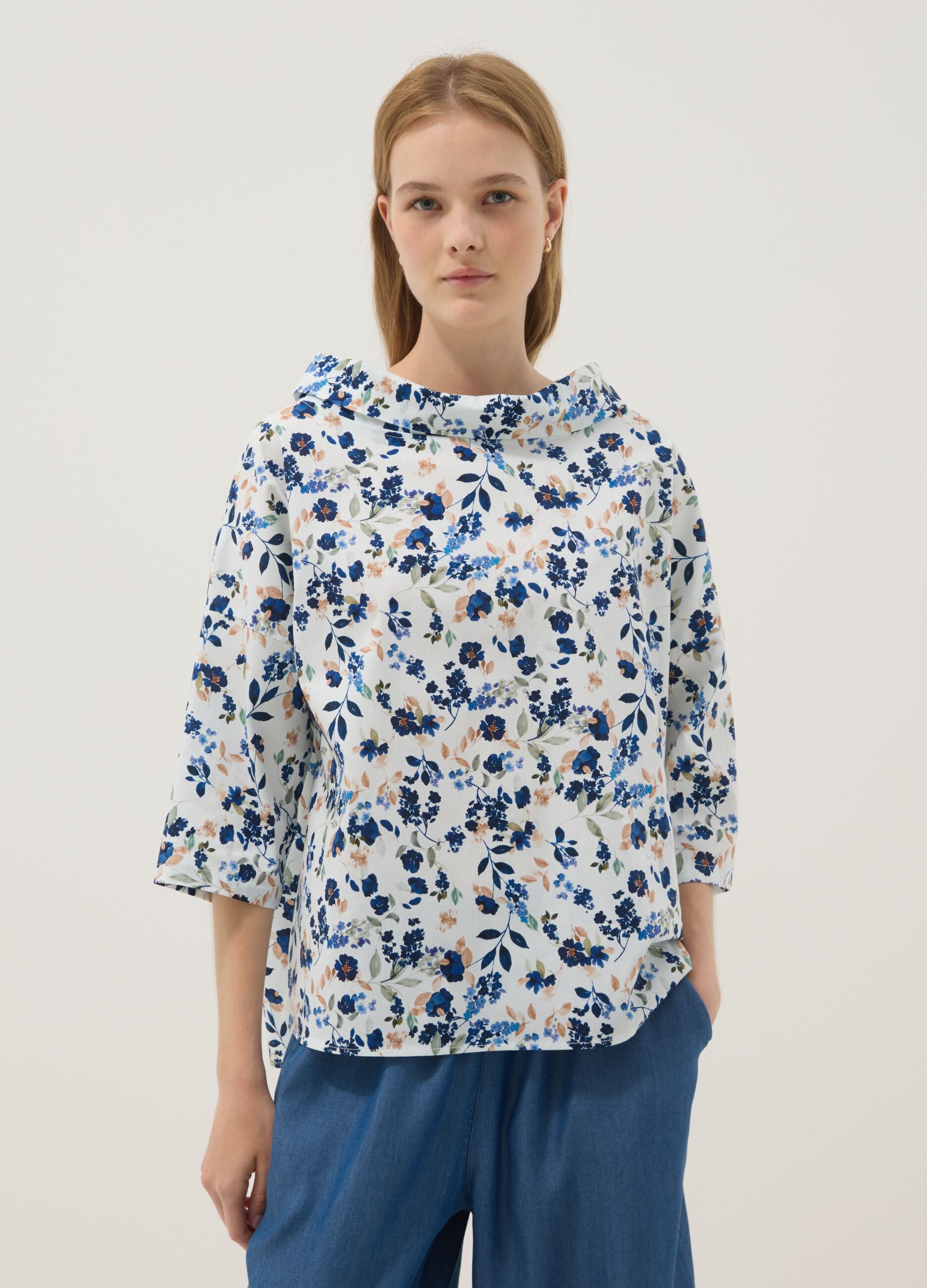 White floral stretch cotton blouse