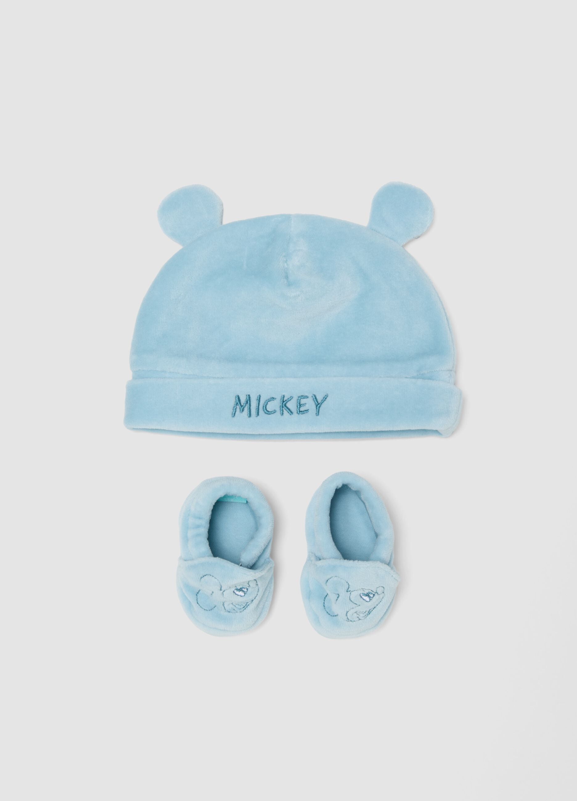 Light blue baby set with Mickey slogan hat and booties