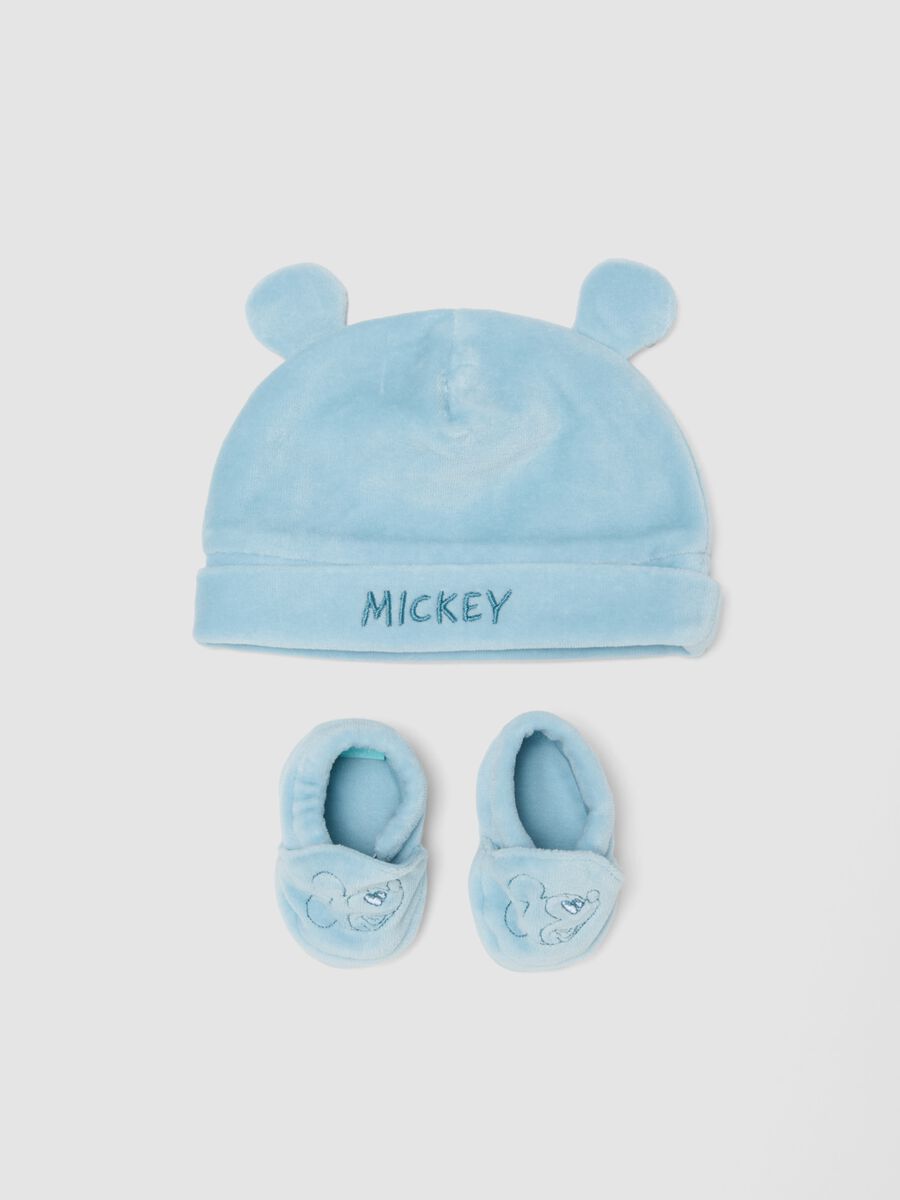 Light blue baby set with Mickey slogan hat and booties_0