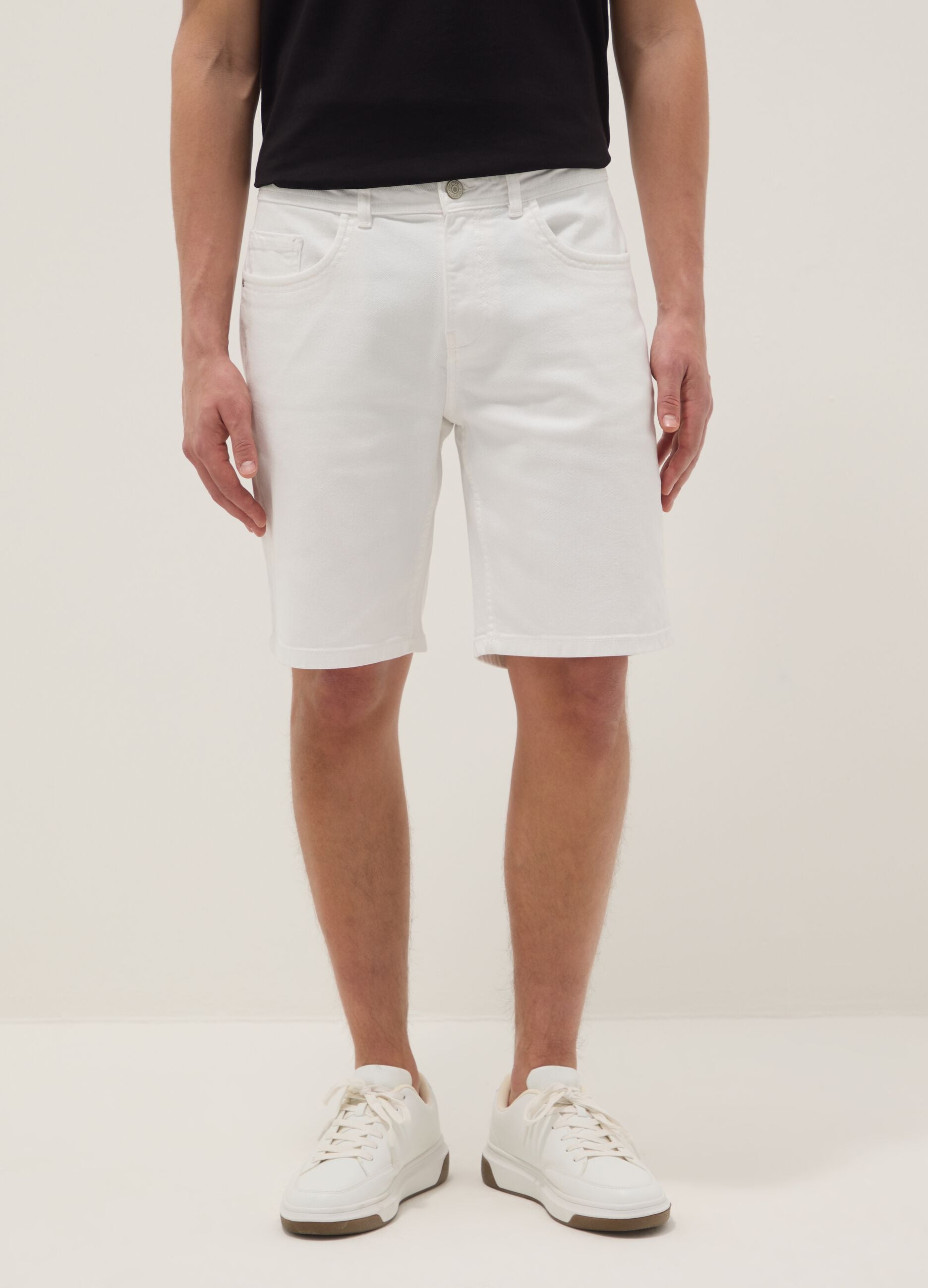 White denim Bermuda shorts in stretch cotton, regular fit