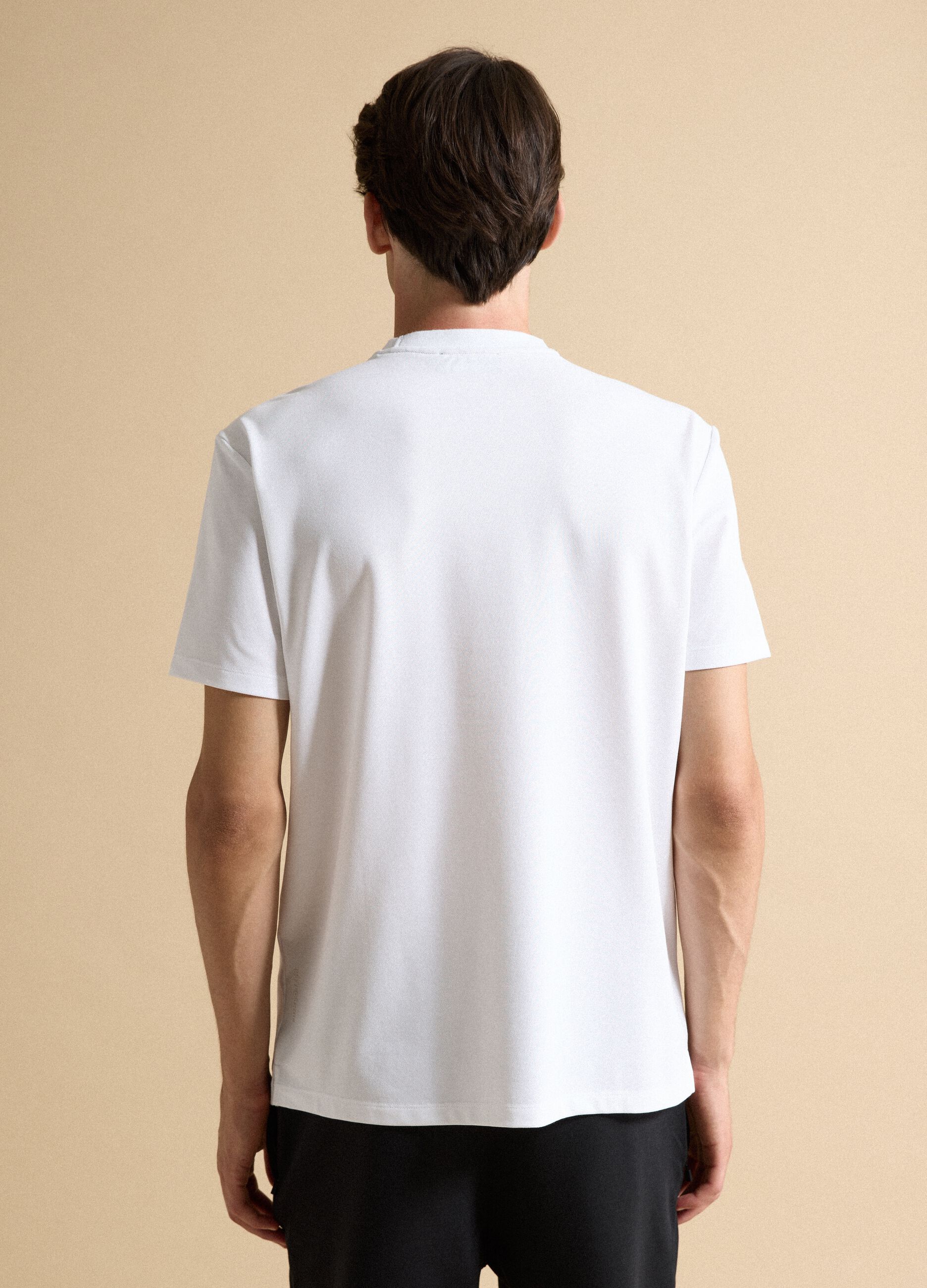 White regular-fit stretch piqu&eacute; cotton-blend T-shirt, Easy Dry