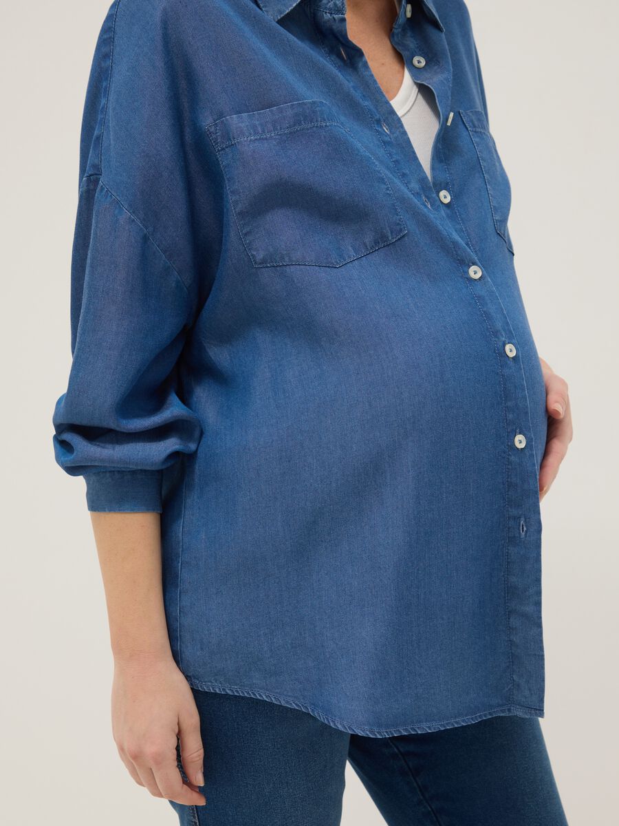 Maternity shirt in pure blue lyocell regular fit with buttons_3