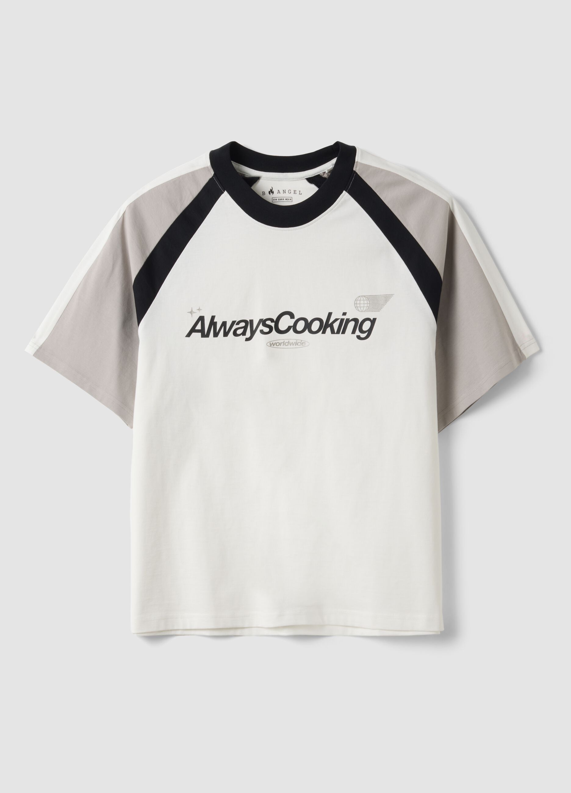 T-shirt bianca in puro cotone girocollo con scritta "Always Cooking"