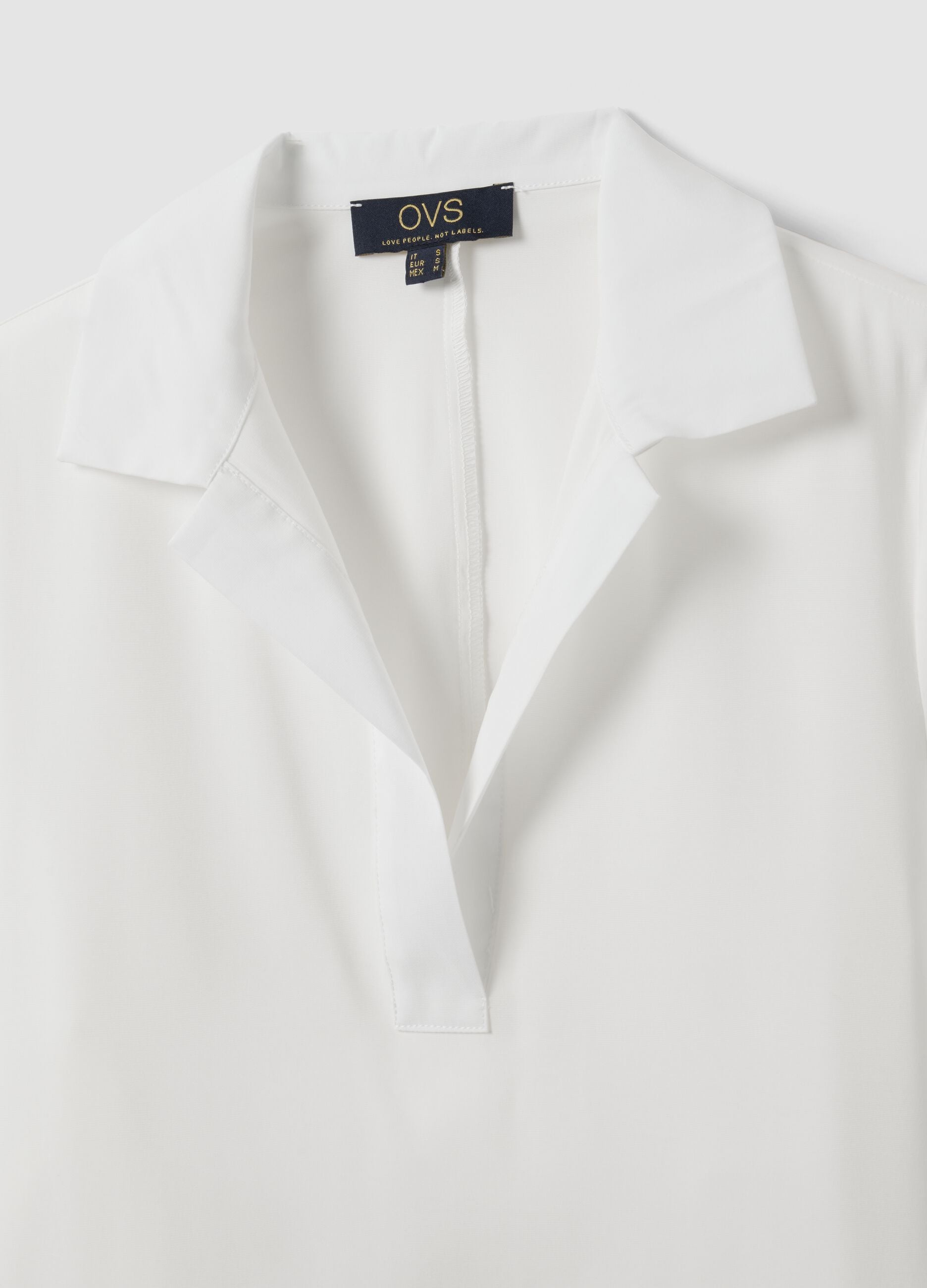 White viscose-blend shirt with classic collar