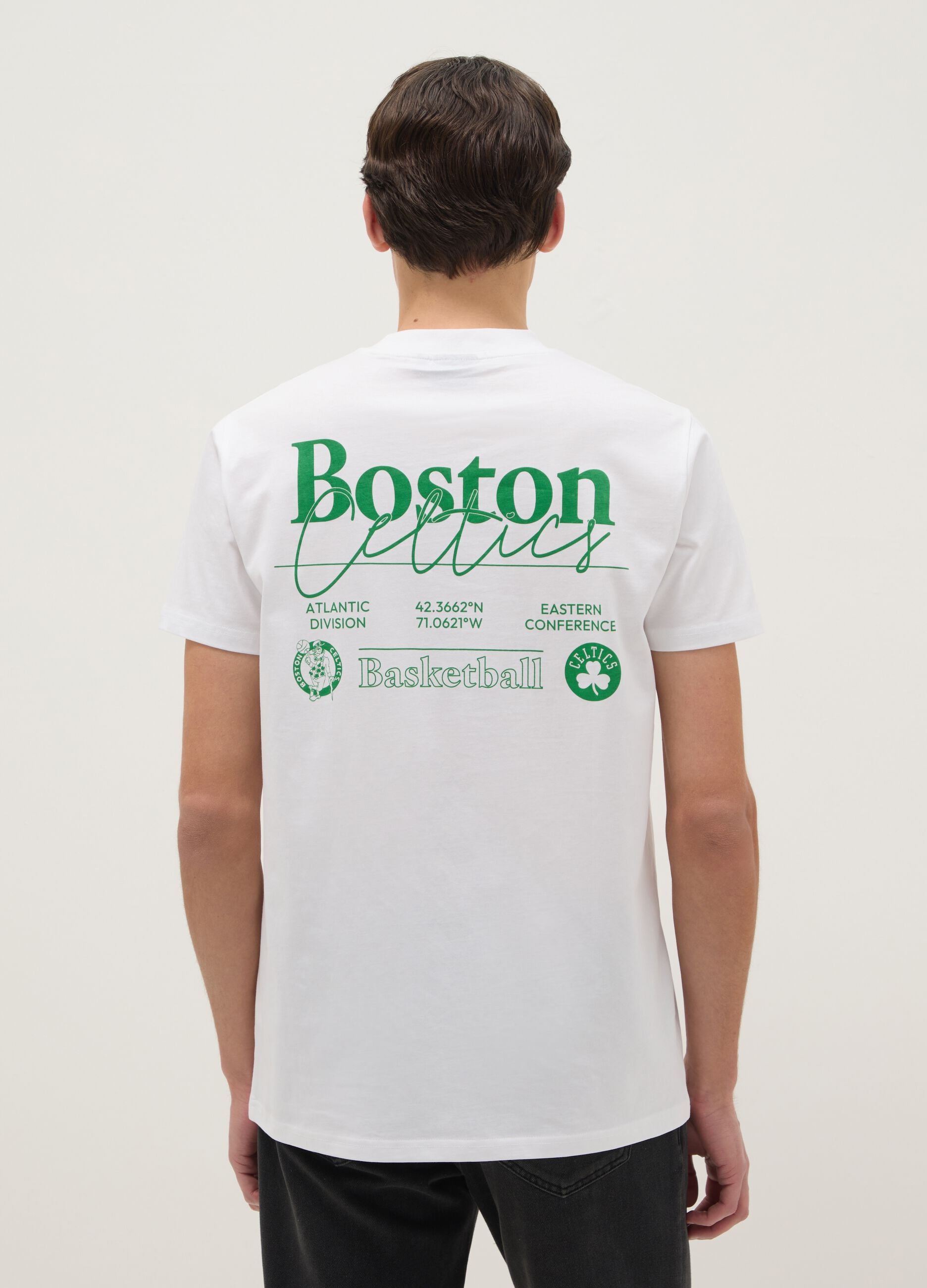 White regular fit pure cotton T-shirt with Boston Celtics logo