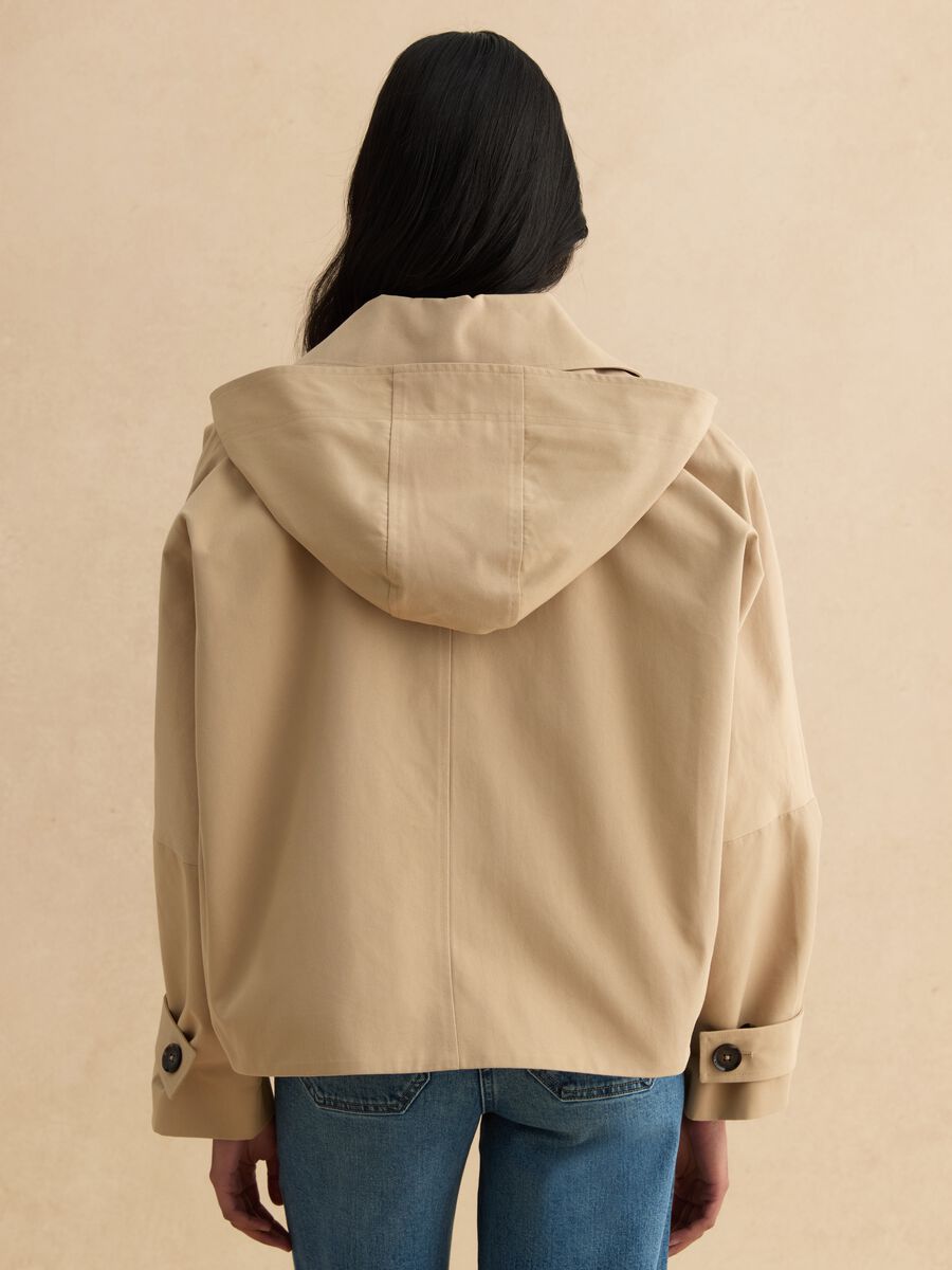 Short beige cotton blend trench coat, regular fit with hood_3