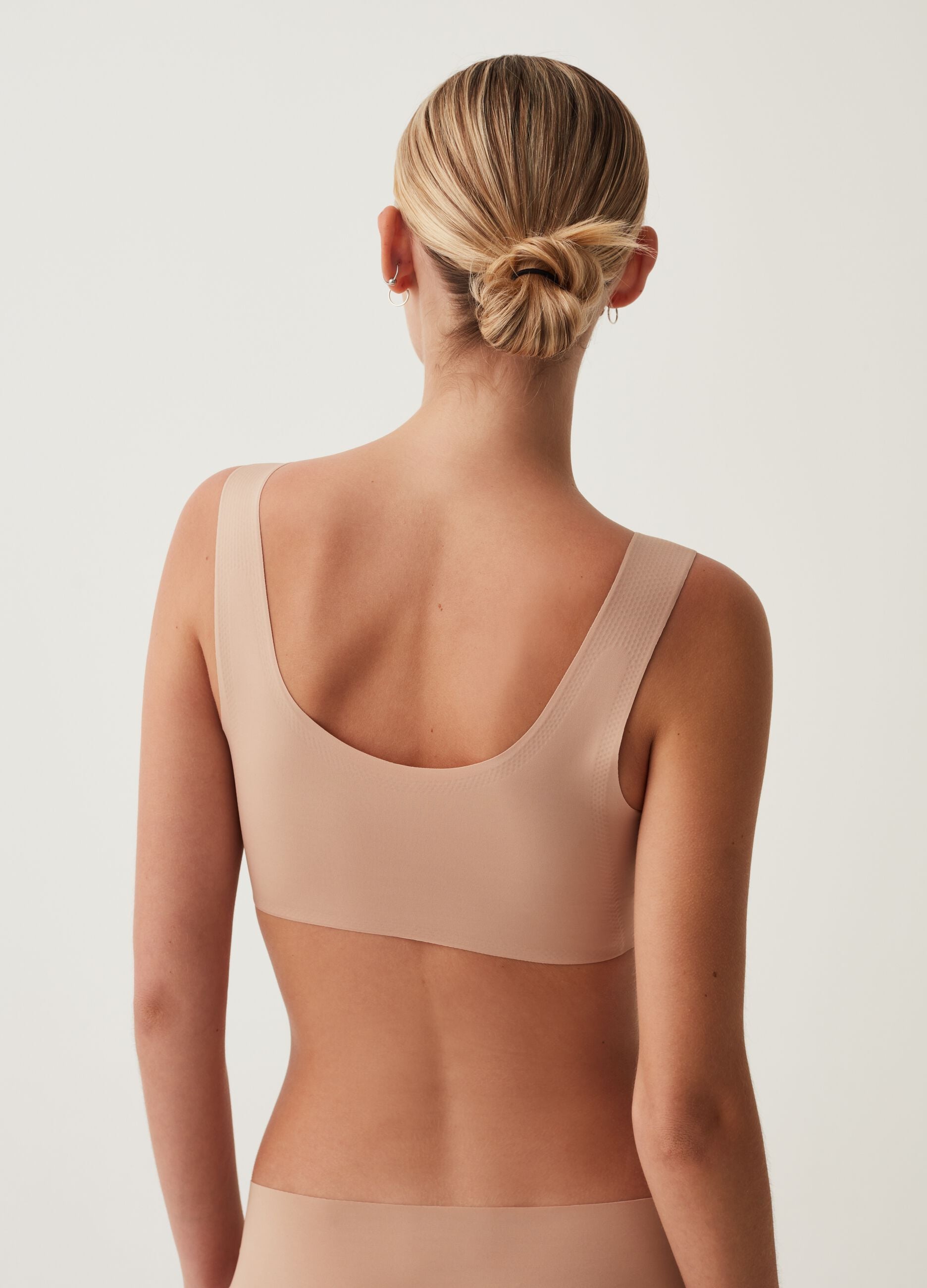 Seamless bralette in microfibre