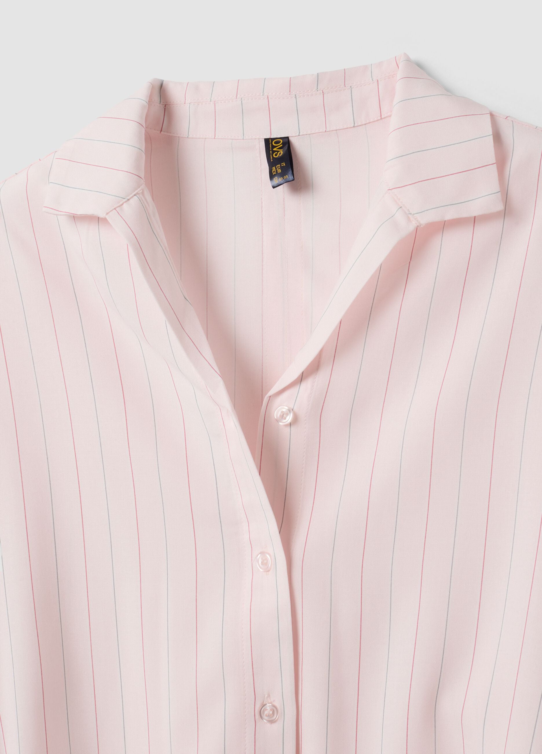 Pigiama rosa in pura viscosa con scollo a V a righe regular fit