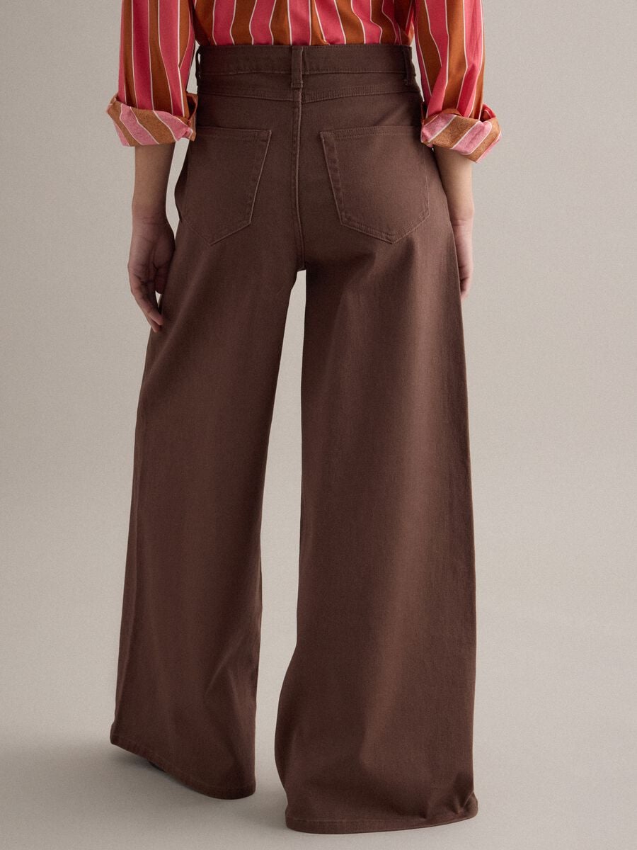 Pantaloni flare in cotone elasticizzato marrone_3