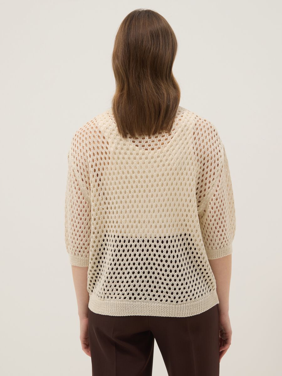 Maglia beige traforata a rete con maniche a tre quarti_3