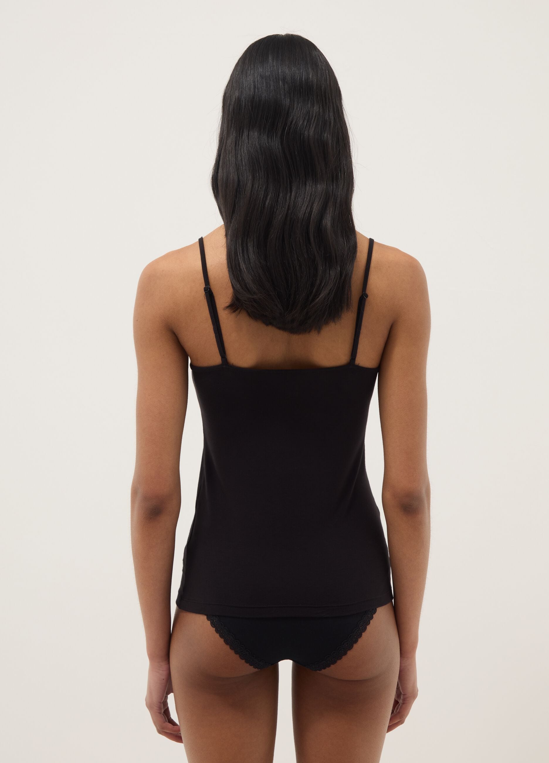 Slim fit black stretchy viscose camisole with lace
