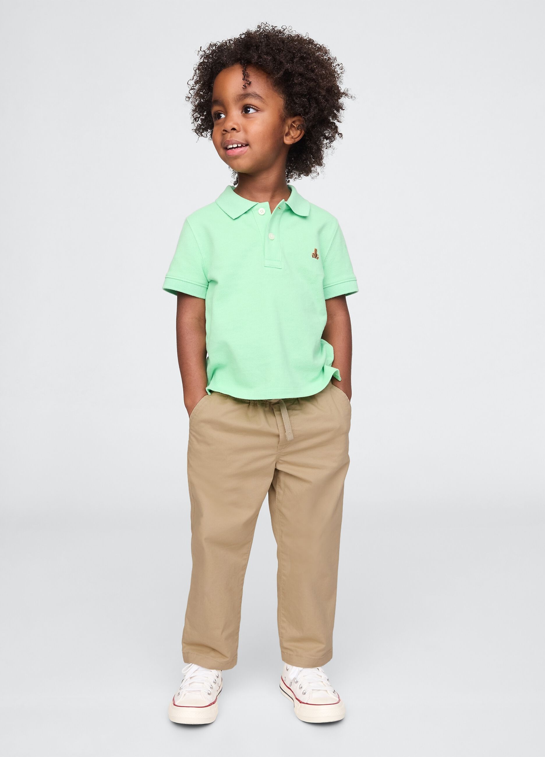 Trousers with drawstring and pockets