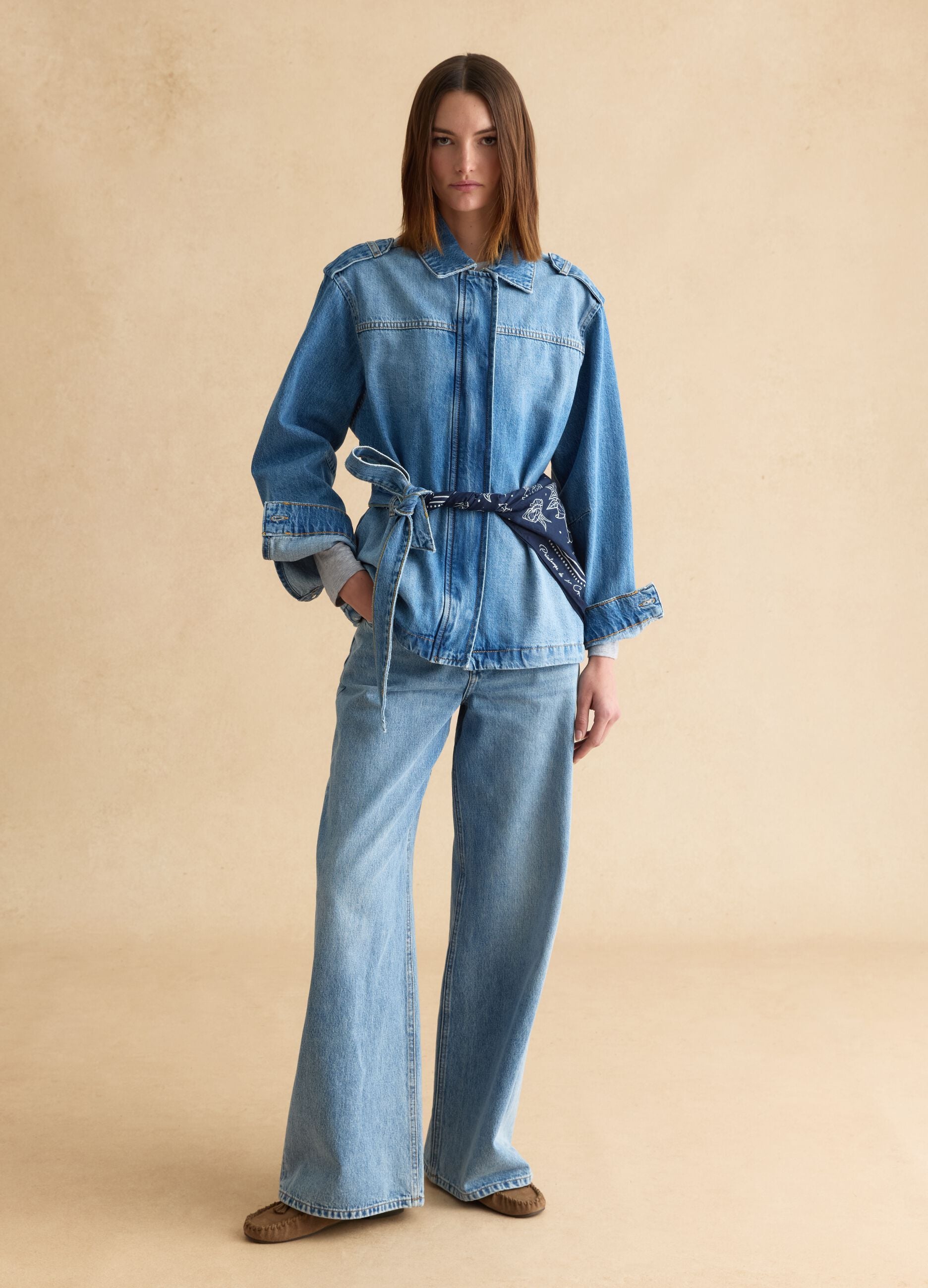 Regular fit pure cotton blue denim jacket with belt