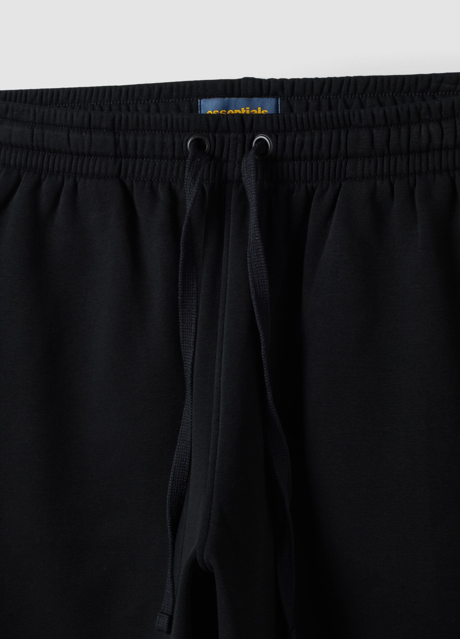 Black cotton-blend shorts with elasticated waist, regular fit