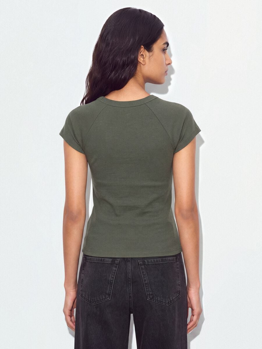 Green fitted ribbed stretch-cotton T-shirt with studs_2