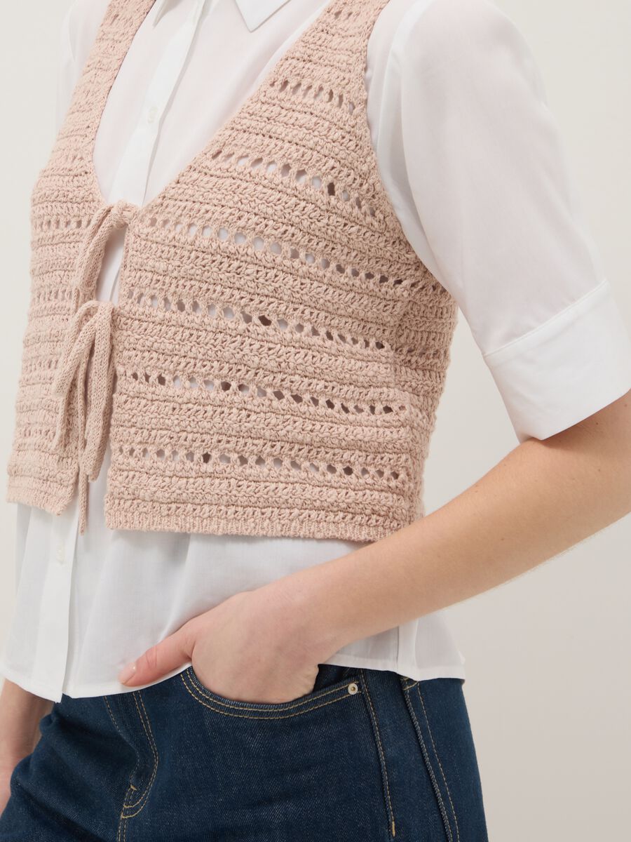 Gilet in puro cotone rosa regular fit con design traforato_3
