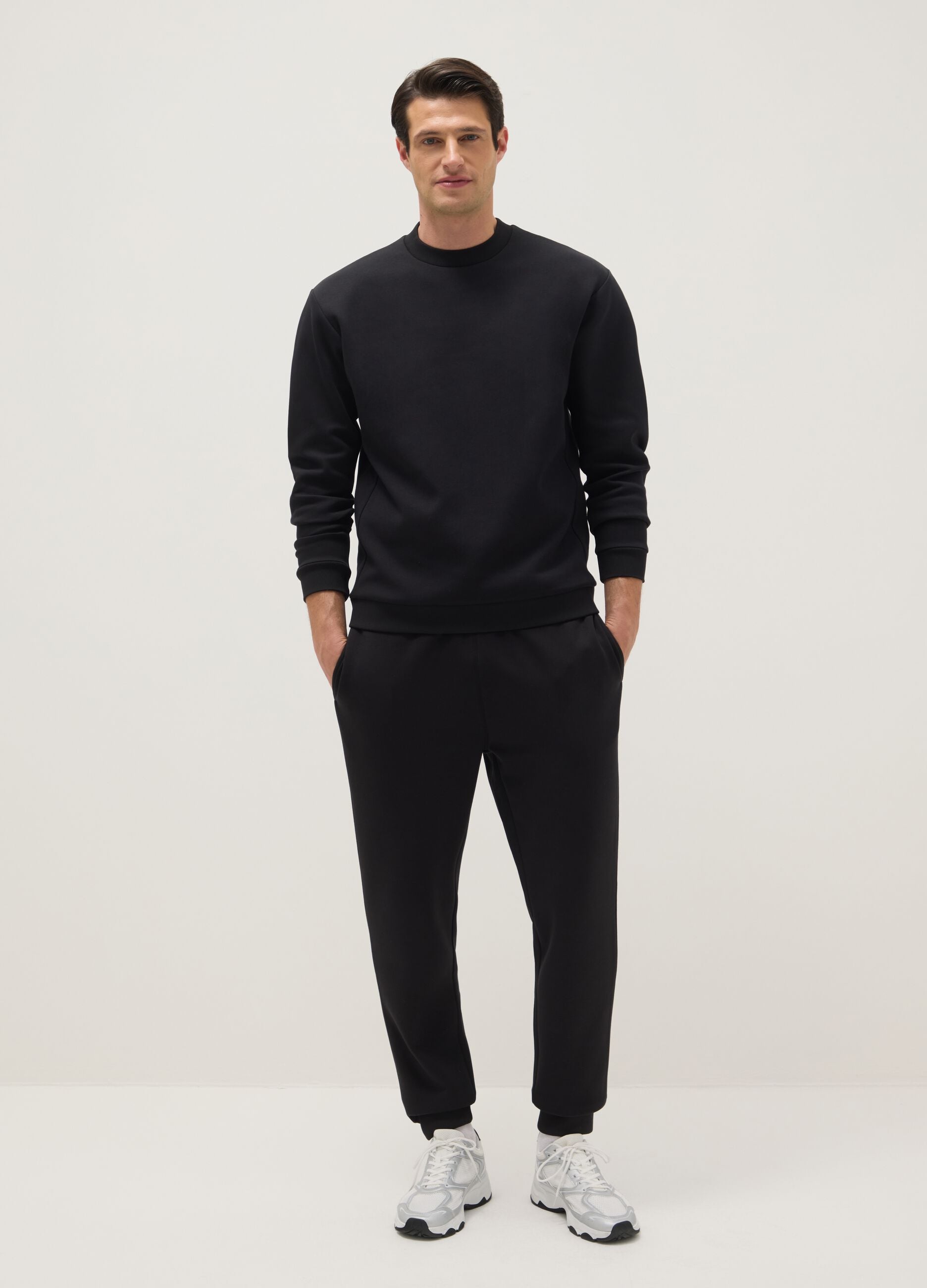 Black regular fit cotton blend crew neck sweatshirt