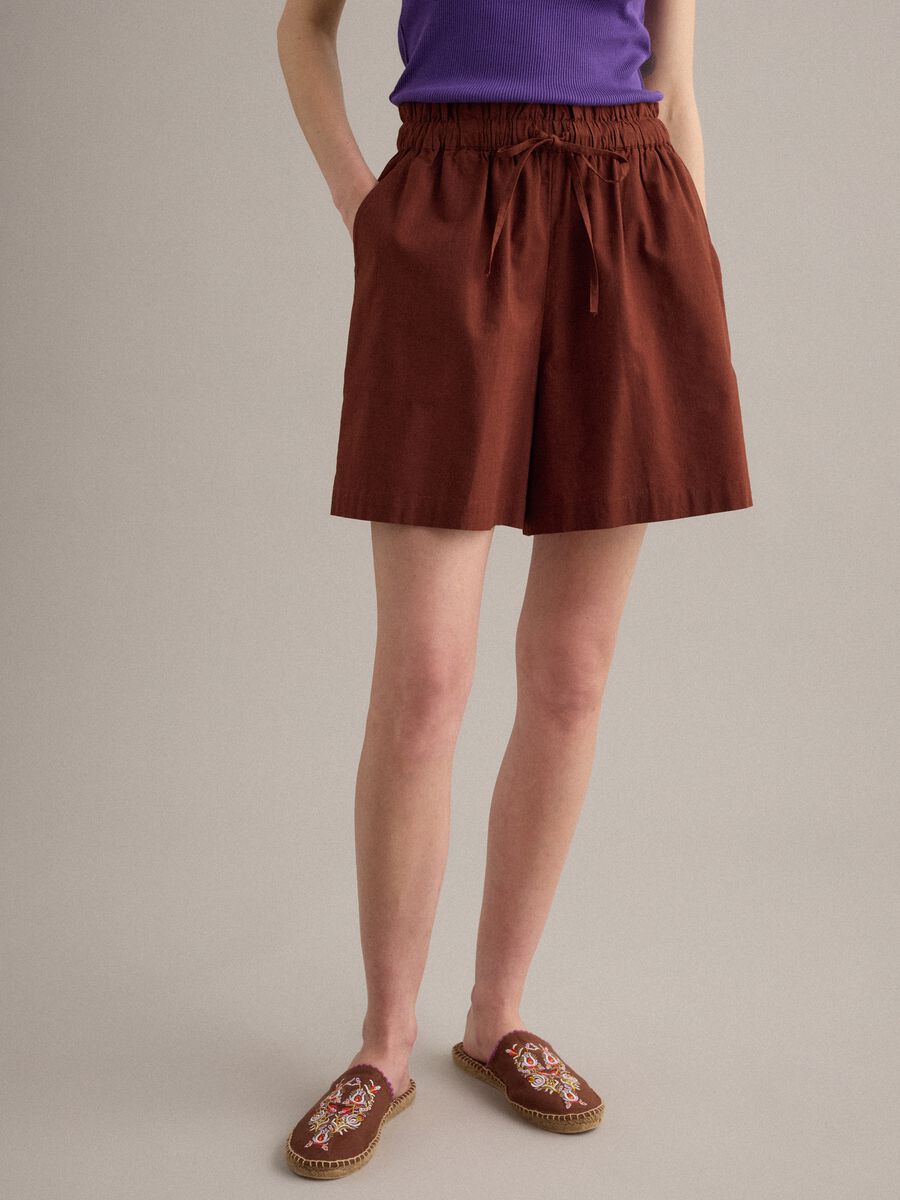 Brown pure cotton regular-fit shorts_1