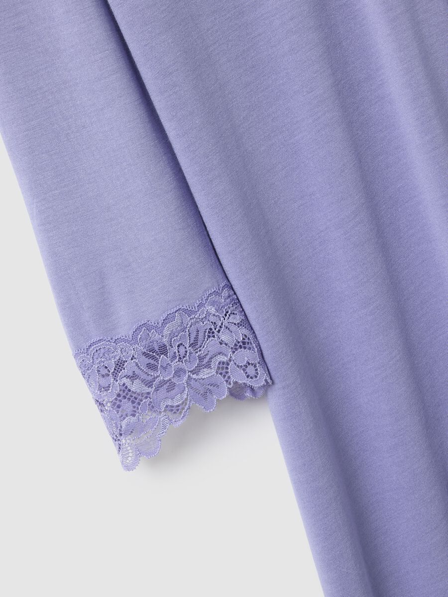 Camicia da notte viola con scollo a V in pizzo regular fit_5