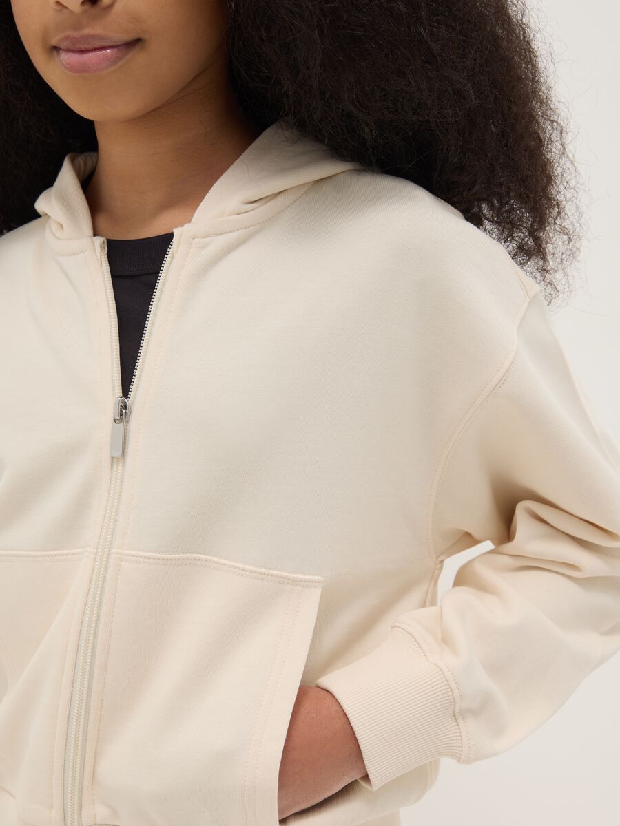 Girl's beige pure cotton hoodie in relaxed fit_2