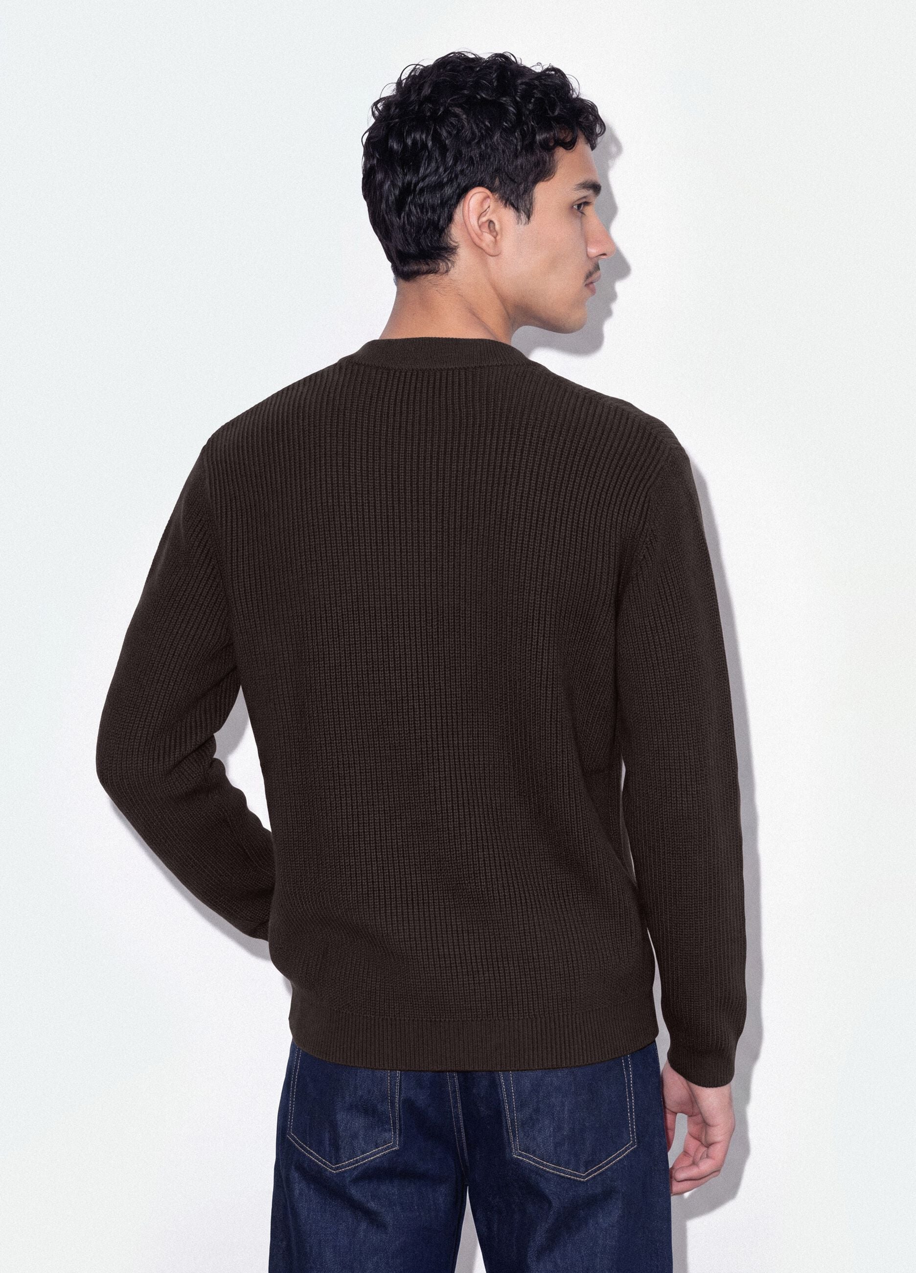 Maglia marrone in puro cotone con colletto polo over fit