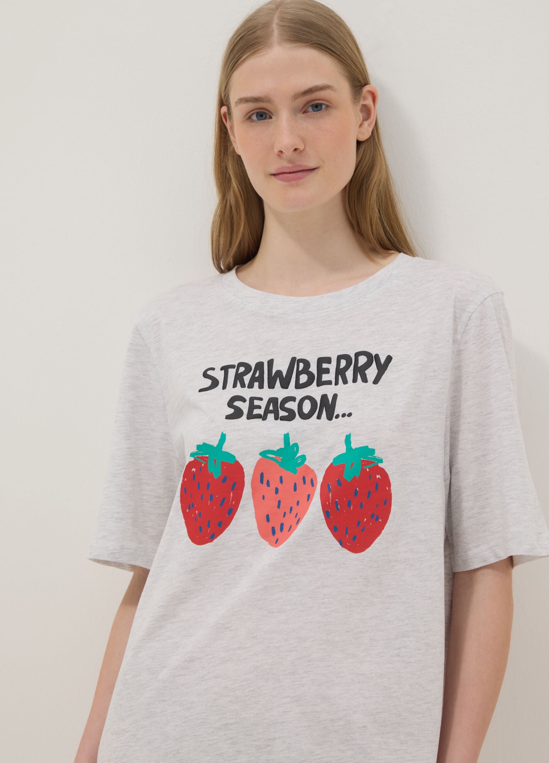 Grey stretch cotton nightshirt regular fit with strawberries