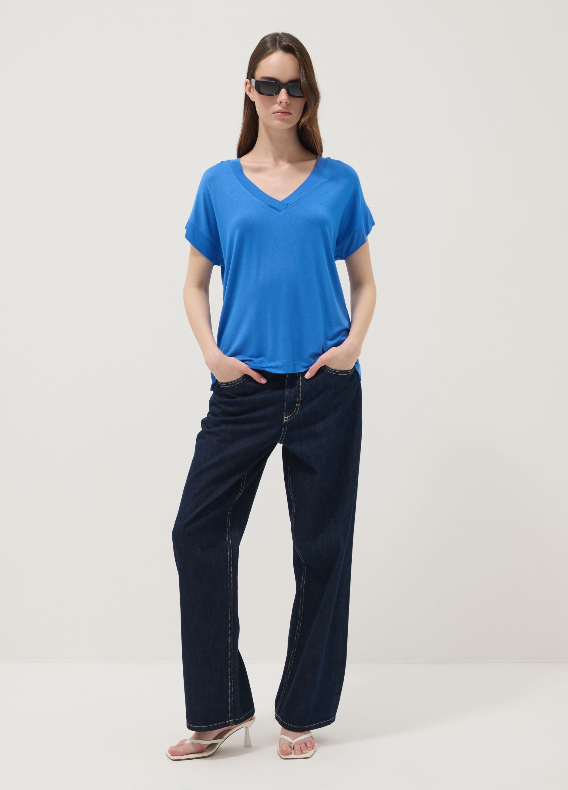 Blue stretch viscose V-neck T-shirt