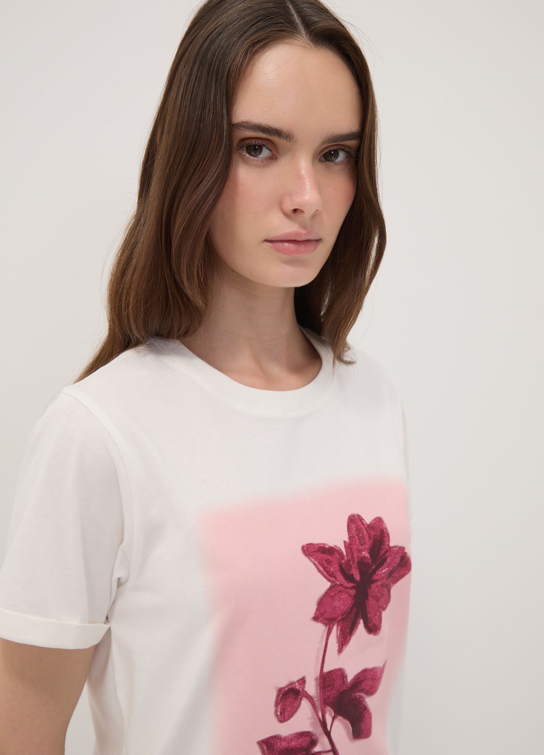 White pure cotton crew-neck T-shirt with floral print, regular fit