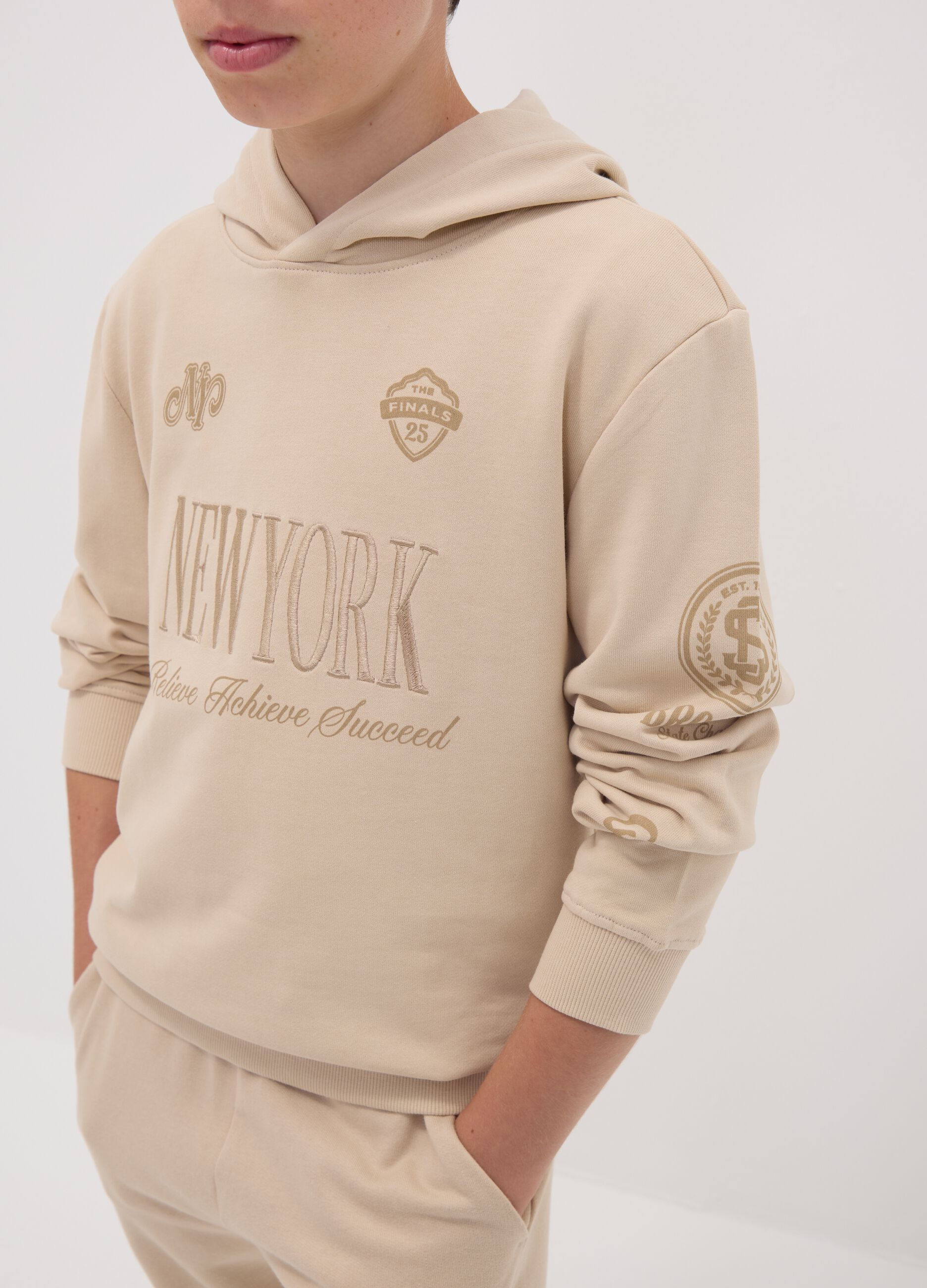 Beige pure cotton hoodie with New York print for boys