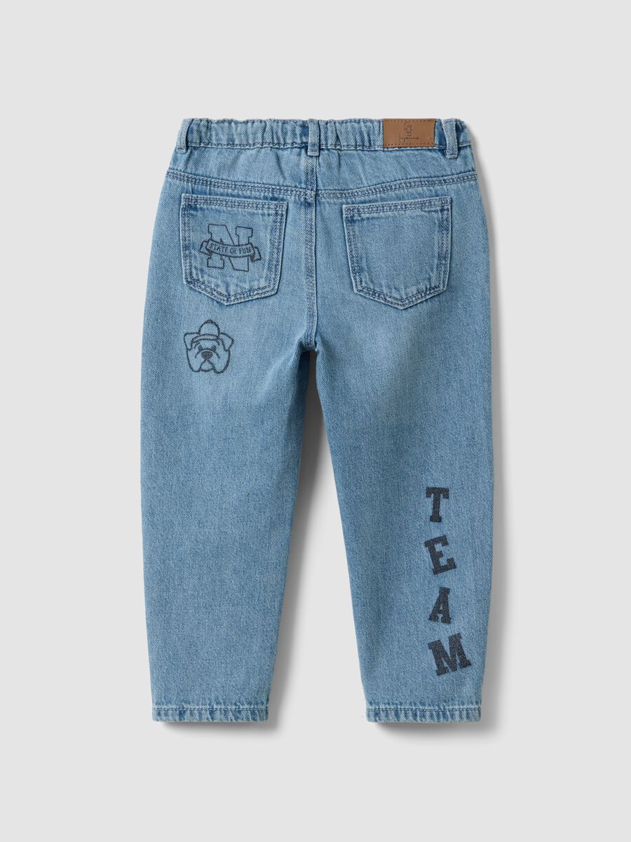 Light blue cotton-viscose blend denim jeans with college-style prints_1