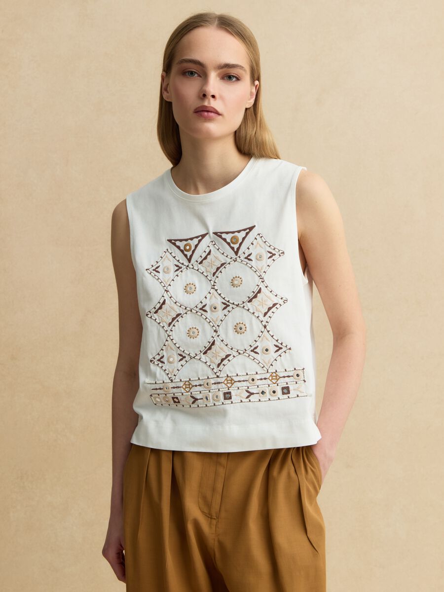 White cotton tank top with regular fit and embroidery_0