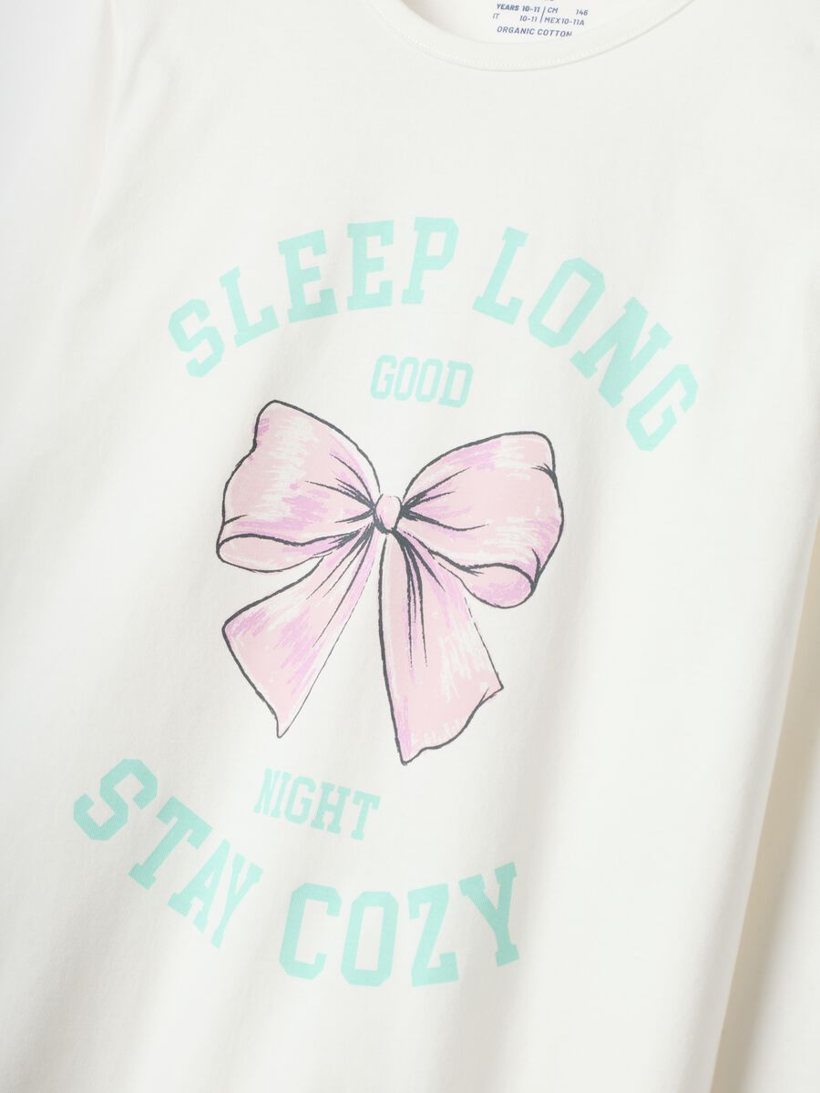 White organic cotton jersey pyjamas with print and green trousers_2