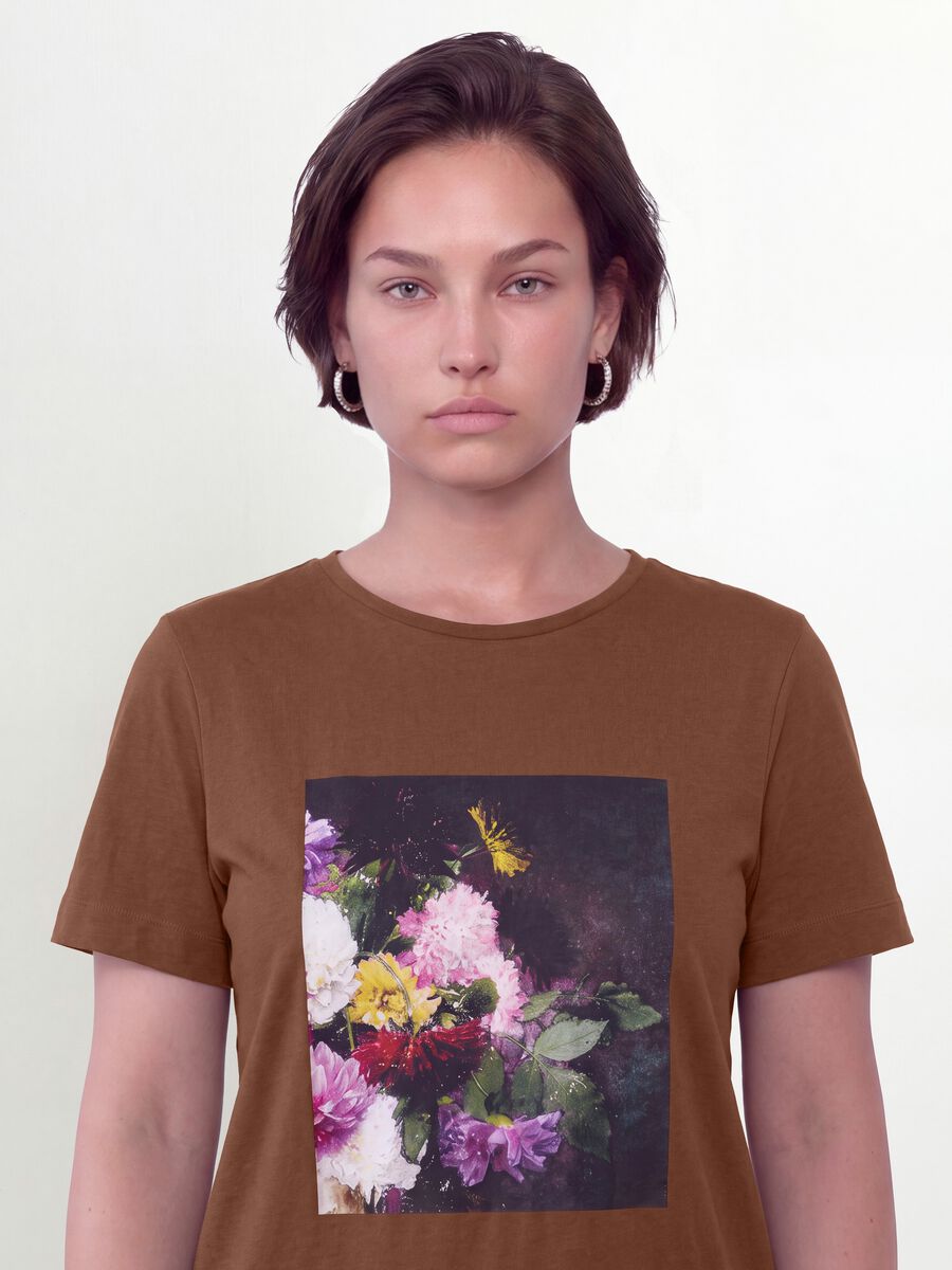 T-shirt marrone in puro cotone con stampa floreale regular fit_2