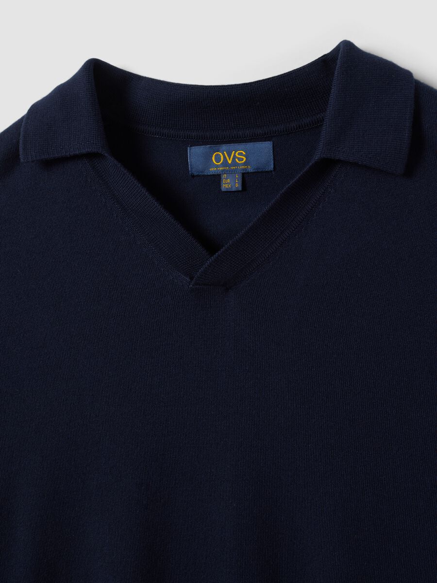 Blue viscose-blend polo with V-neck and regular collar, regular fit_1