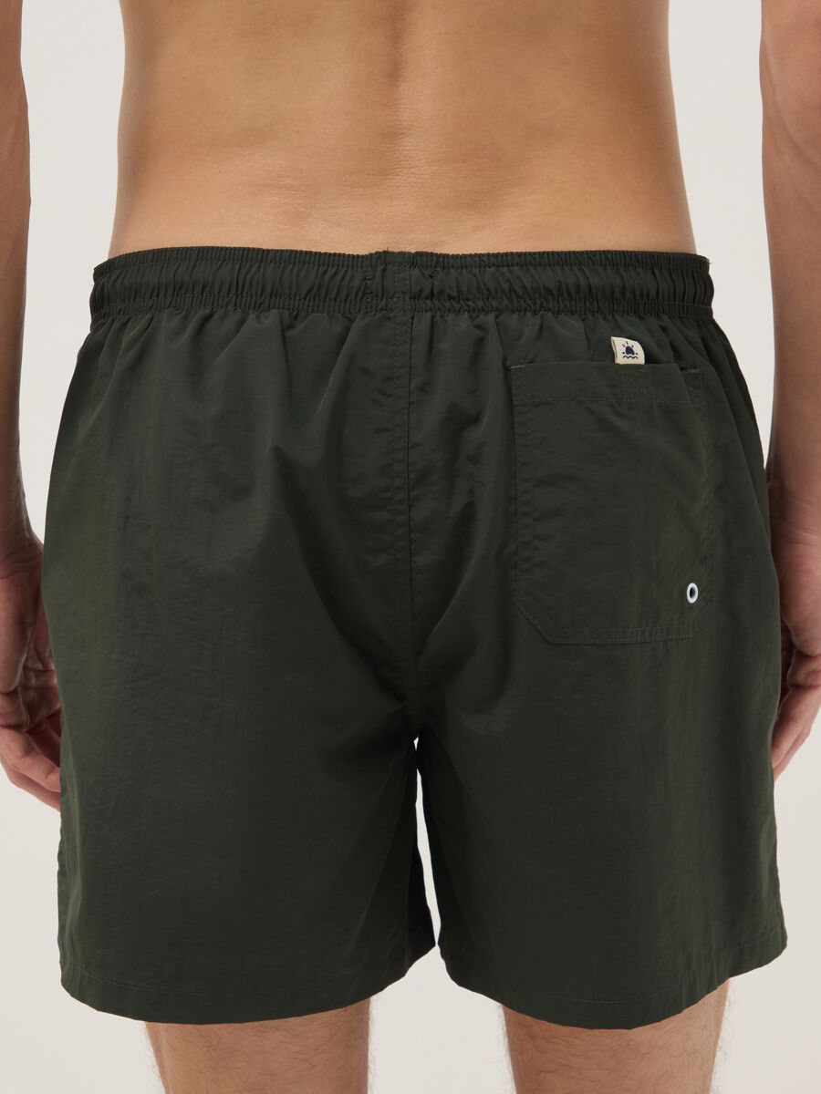 Green regular-fit swim shorts with drawstring_2
