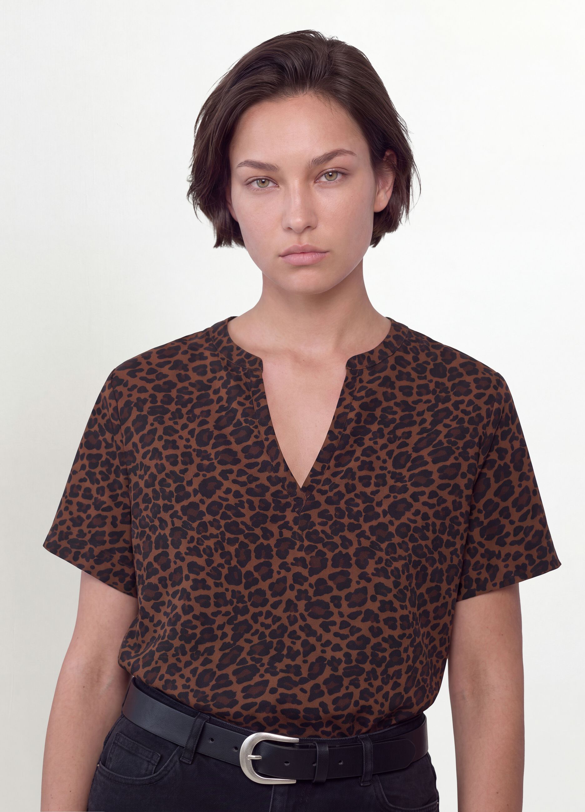Brown pure viscose blouse with Mandarin collar and animal print, regular fit