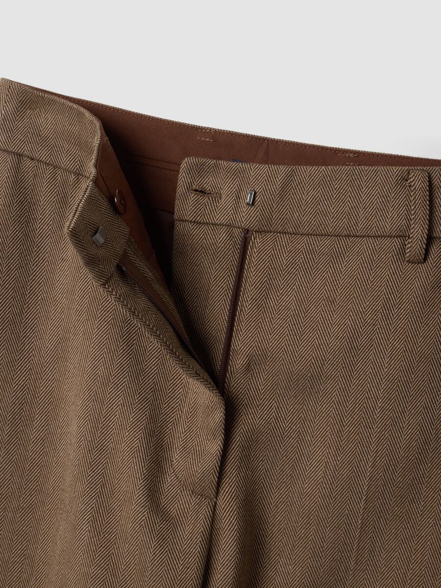 Brown regular-fit formal trousers in stretch viscose_5