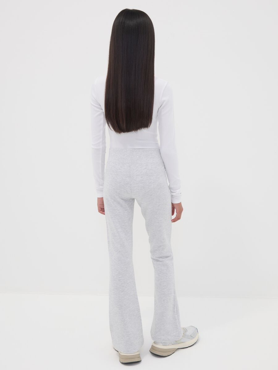 Girls&rsquo; grey flared trousers in stretchy organic cotton_1
