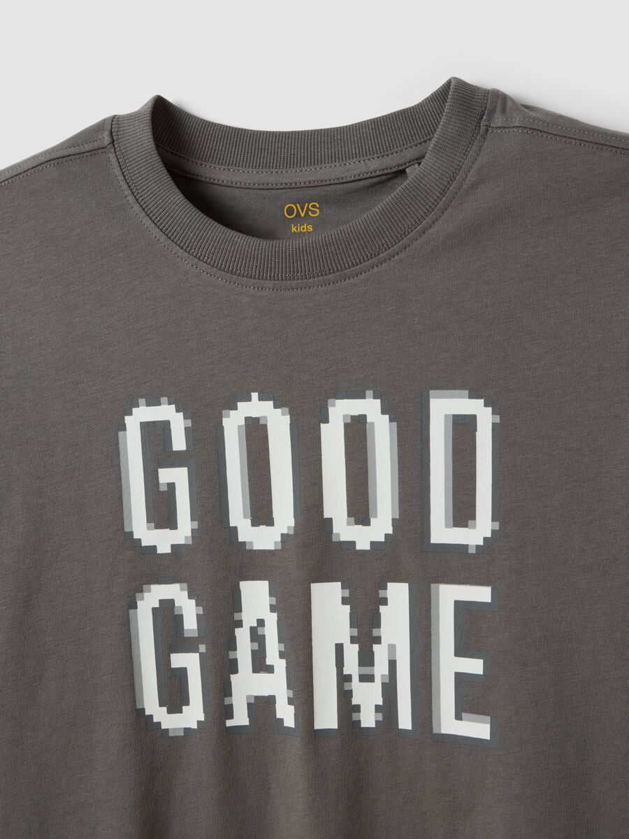 Grey pure organic cotton T-shirt with "Good Game" slogan for boys_4