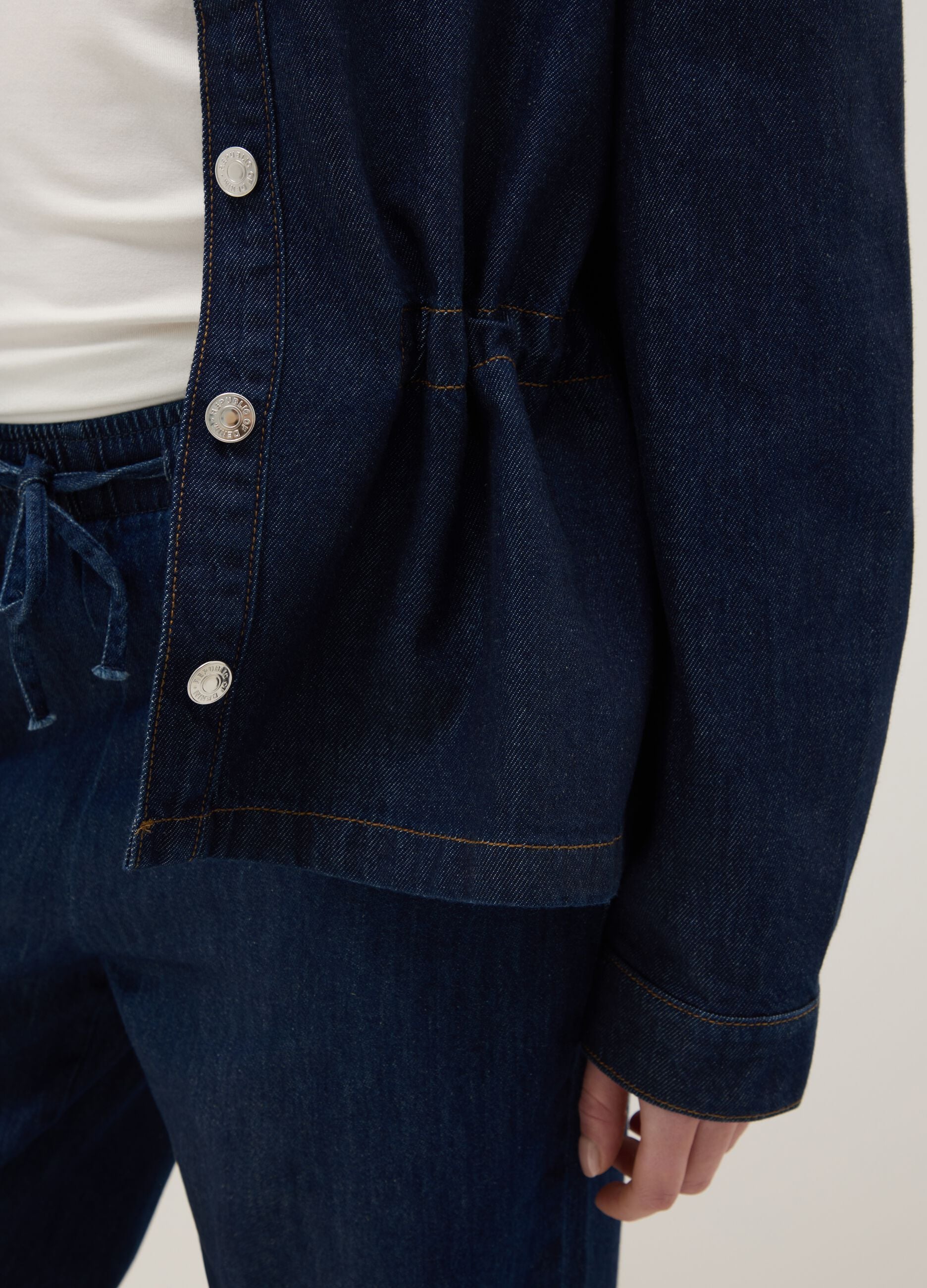 Blue denim jacket in pure cotton regular fit with buttons