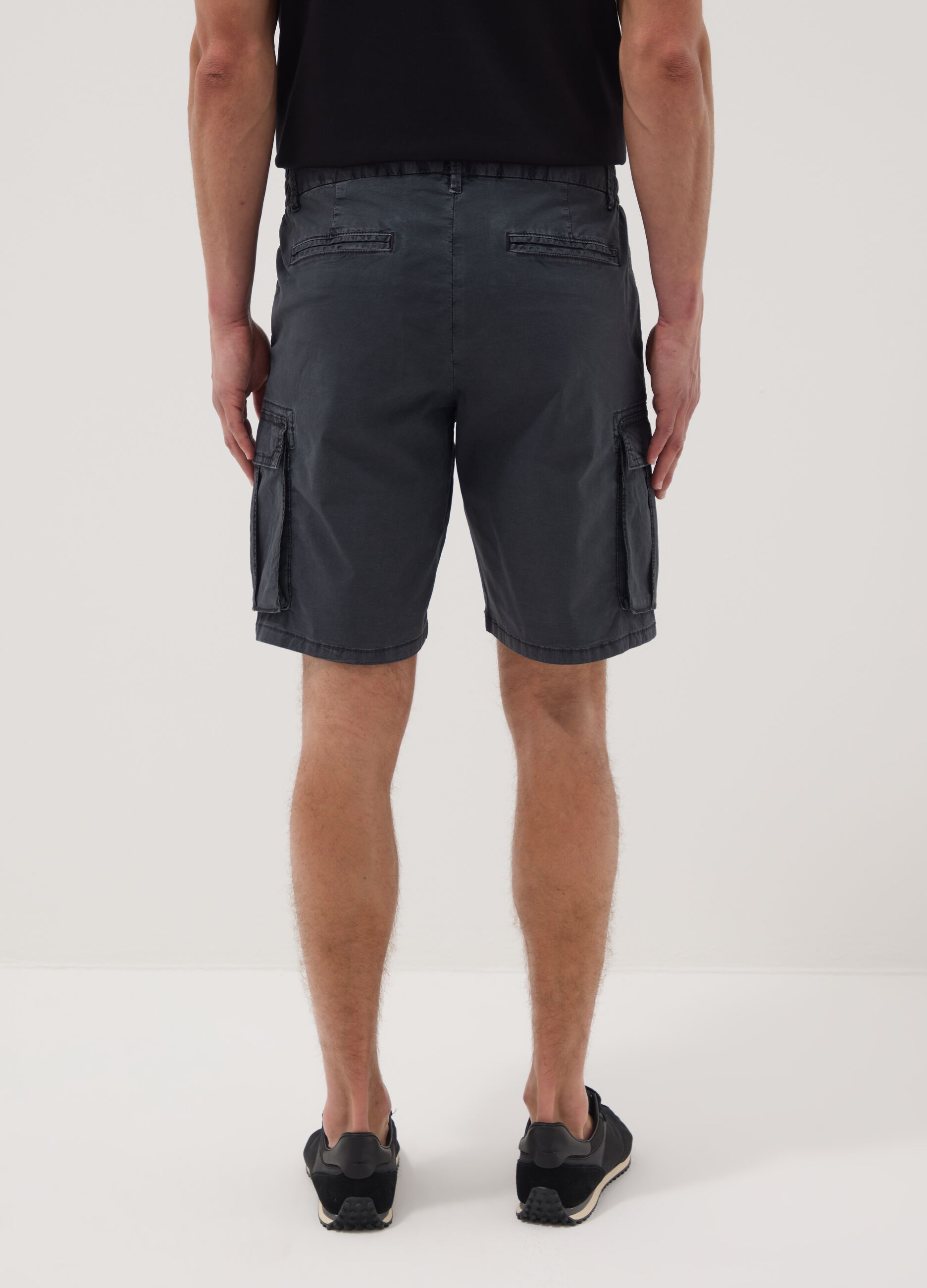Blue stretch cotton cargo Bermuda shorts