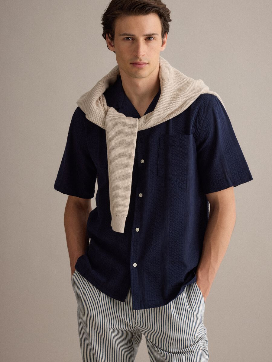 Men&rsquo;s blue organic cotton shirt with bowling collar_0