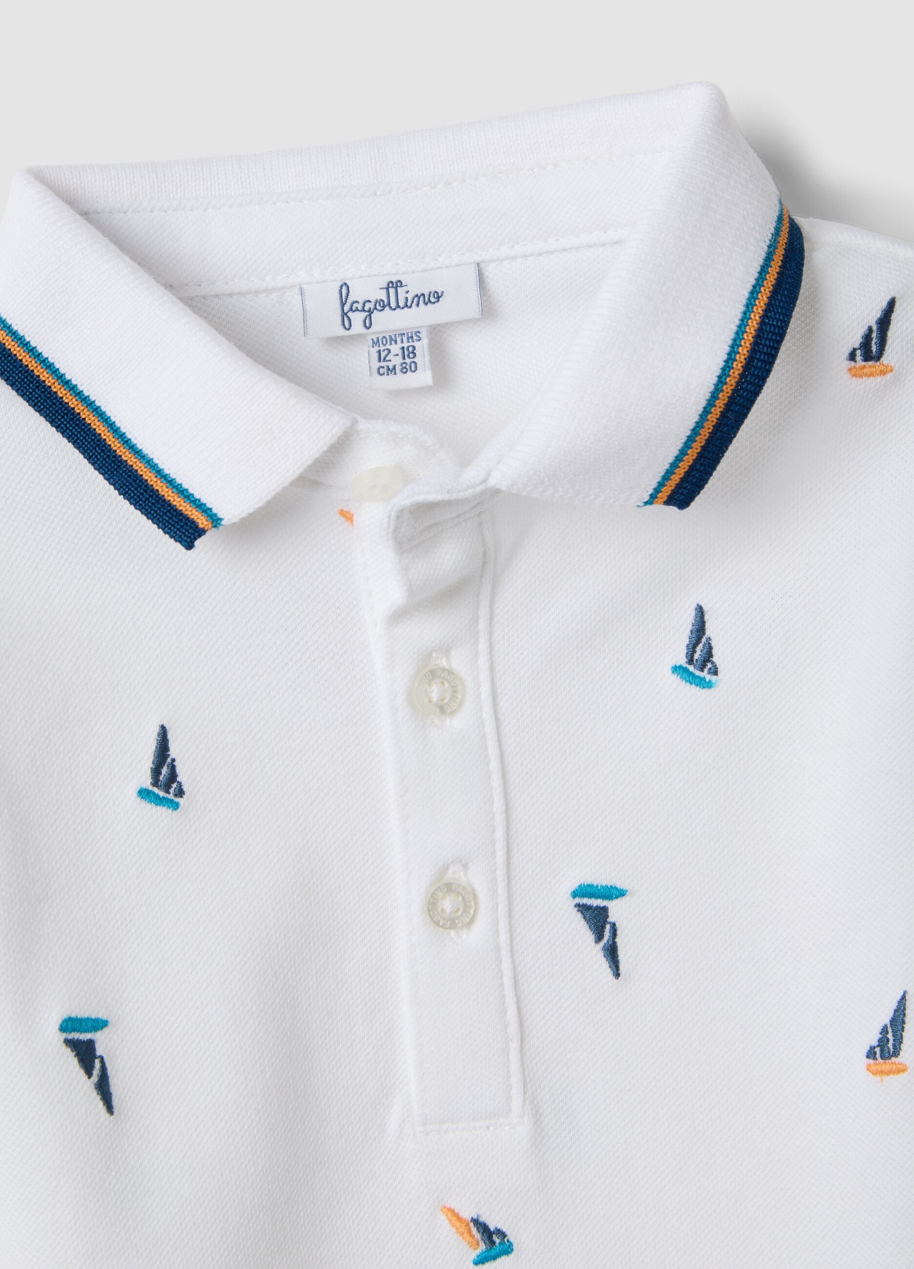 White stretch cotton polo with all-over boat print for boys, regular fit