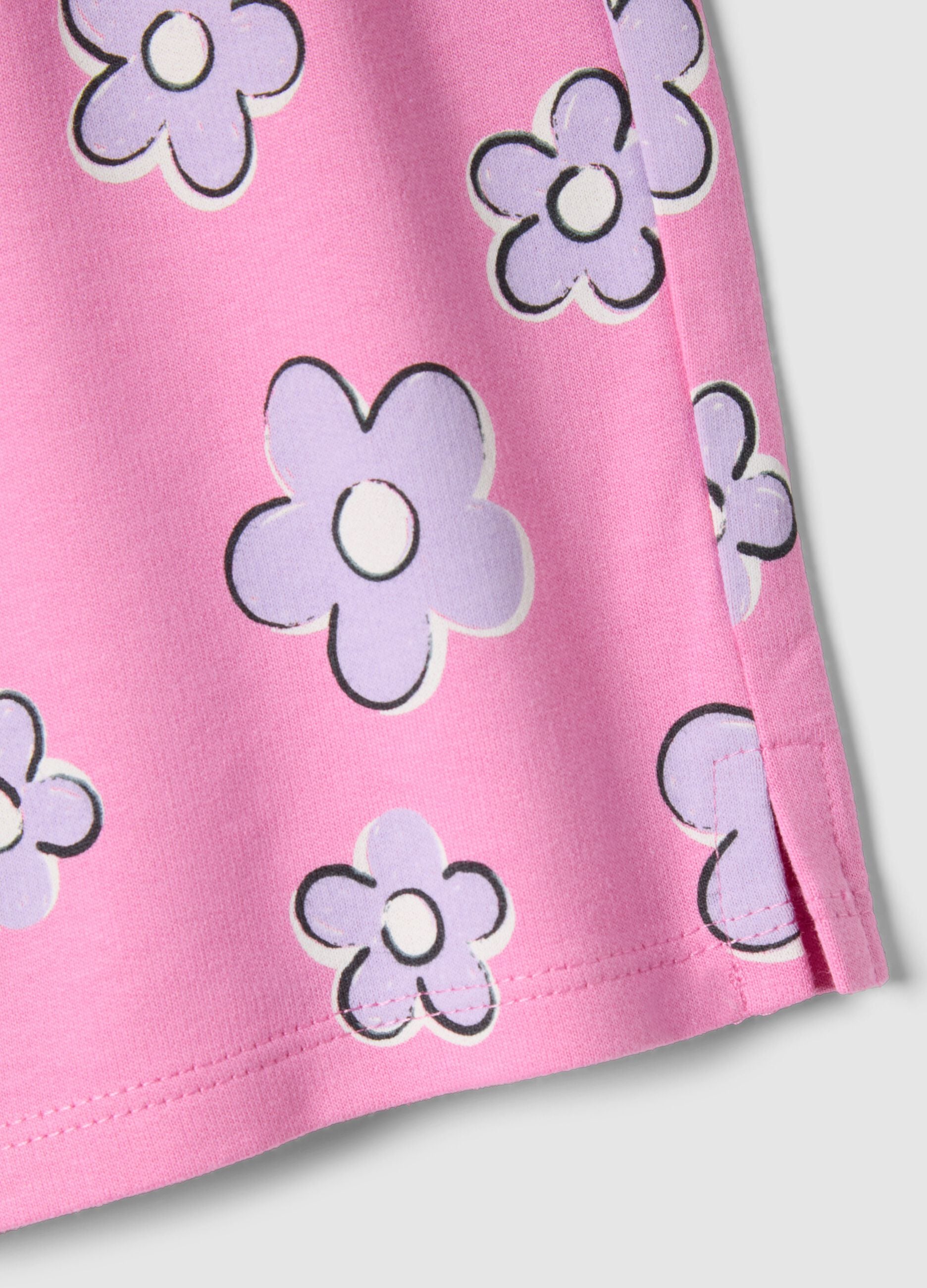 Girls' regular fit pink pure cotton shorts with flowers