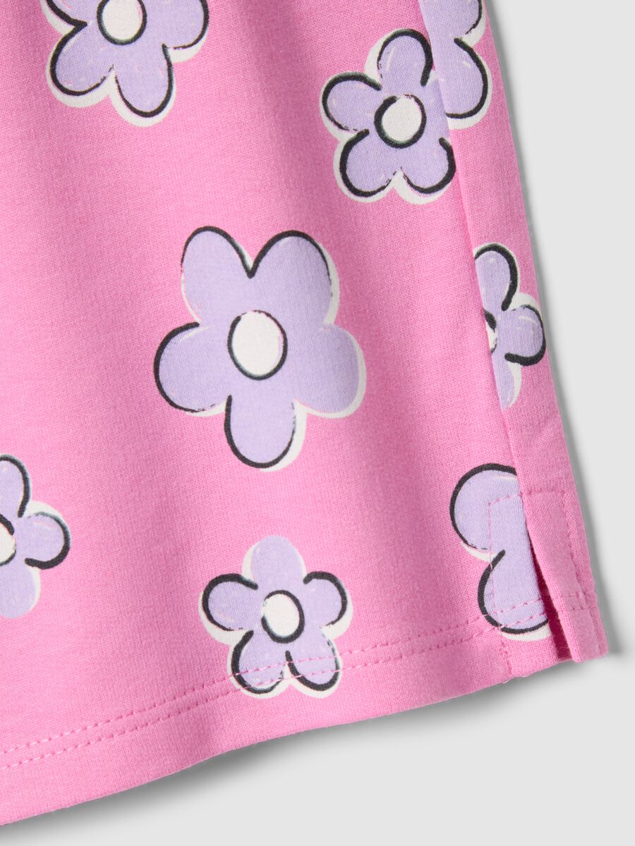 Girls' regular fit pink pure cotton shorts with flowers_3
